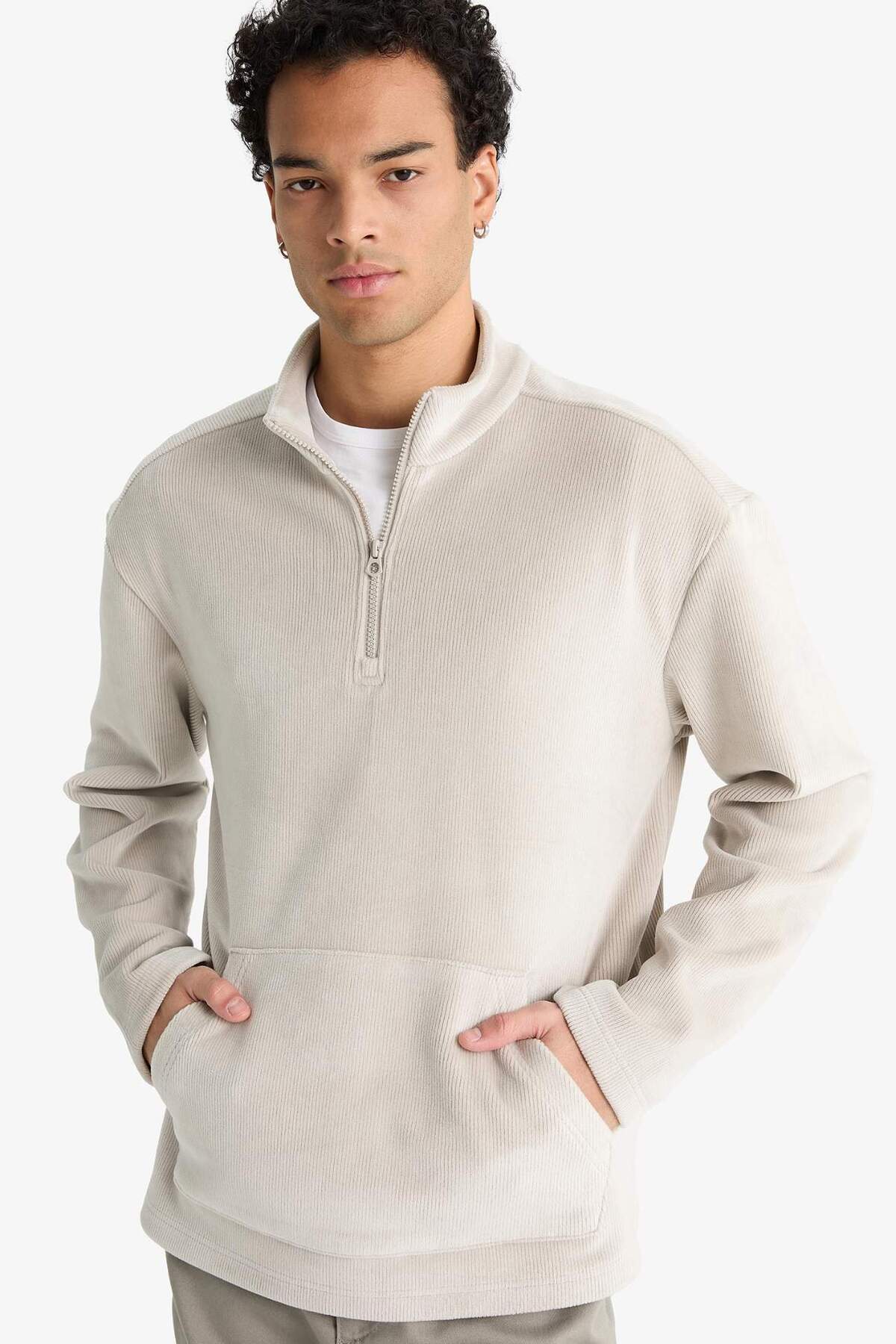 DeFacto Ultra Yumuşak REGULAR Fit Yumuşak Tuşe Kadife Sweatshirt F2352AX25WN — طلایی