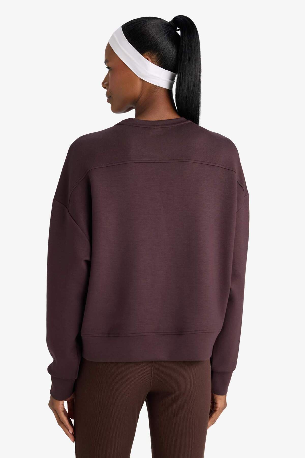 DeFacto Ultra Yumuşak Oversize Geniş Kalıp Bisiklet Yaka Modal Sporcu Sweatshirt E8954AX25AU görsel 6