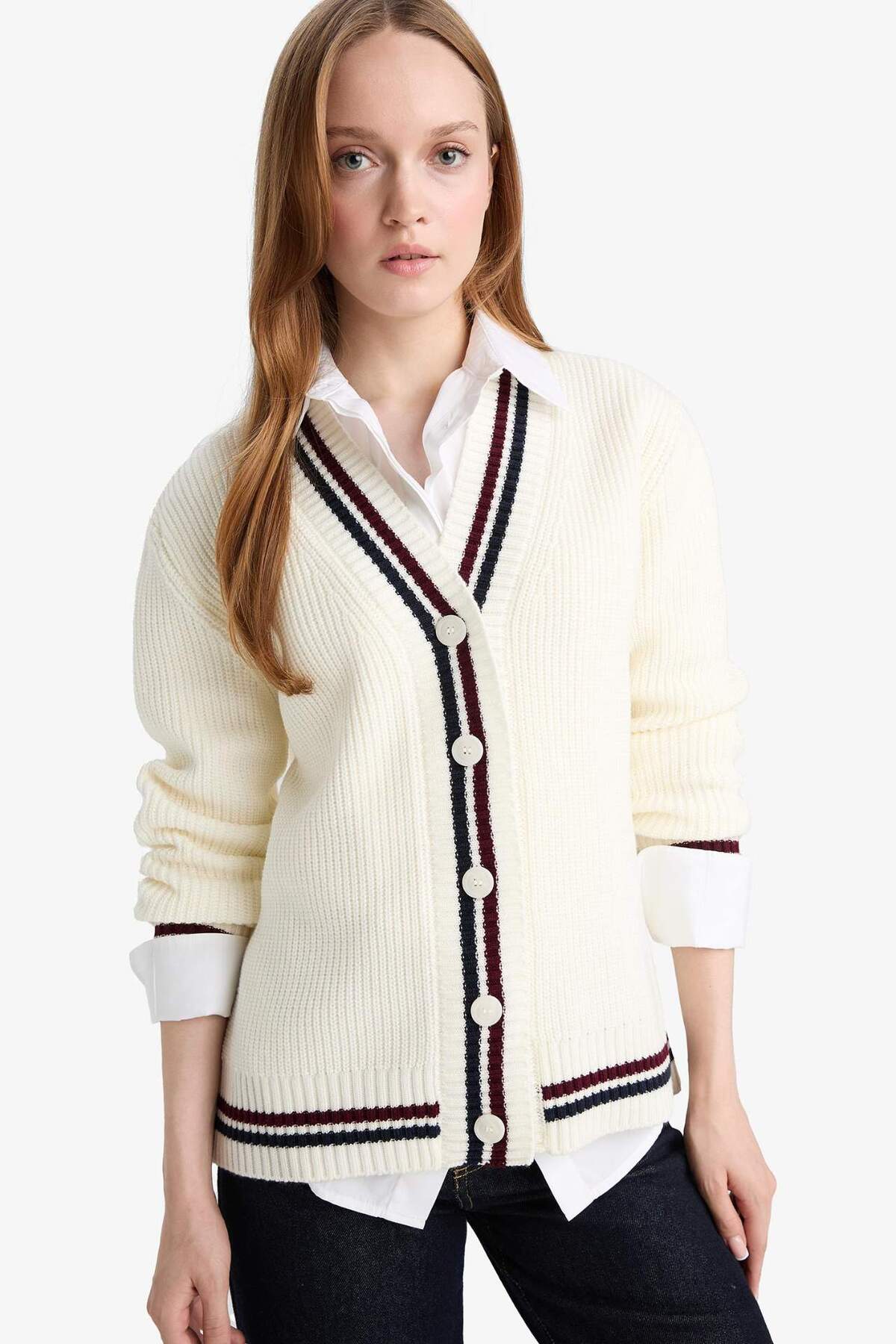 DeFacto Regular Fit V Yaka Düğmeli Hırka D5030AX25AU görsel 3