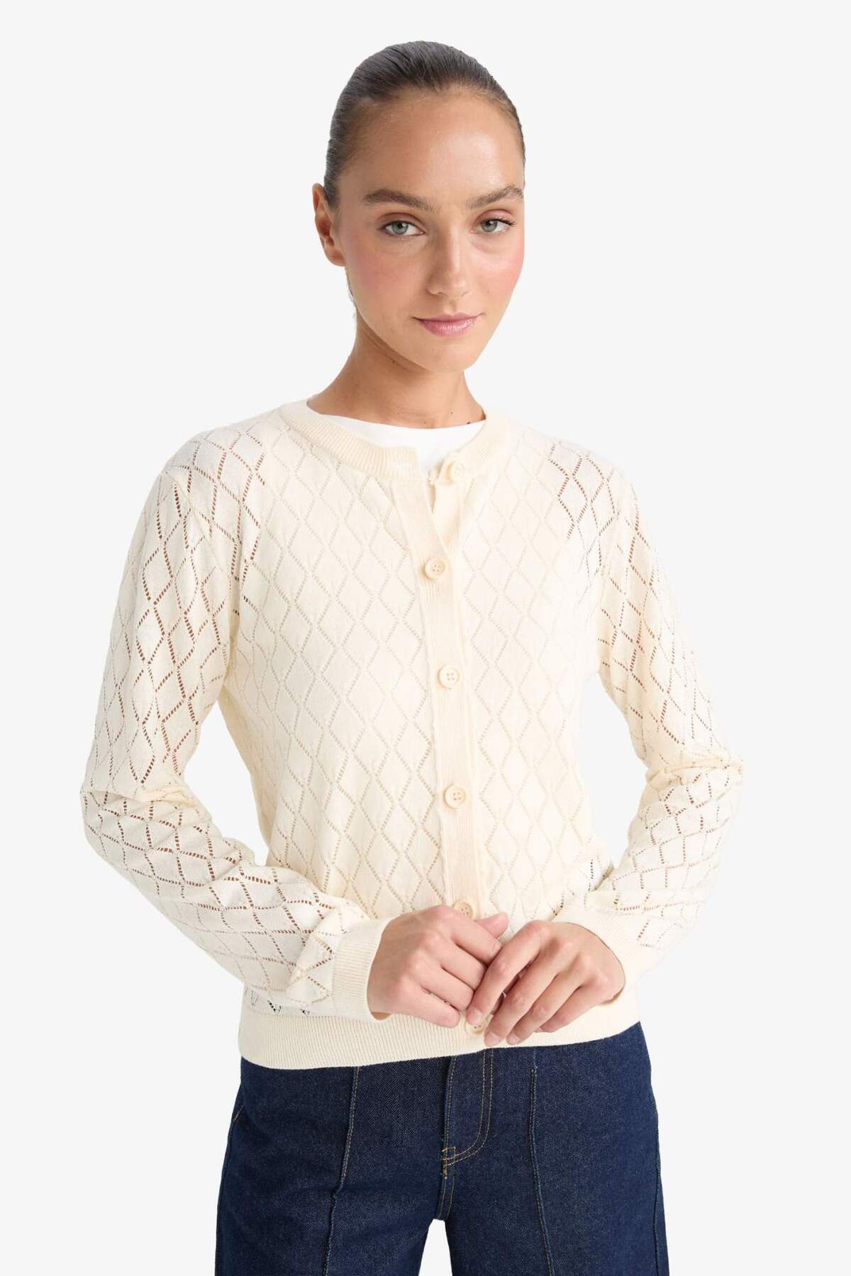 Defacto  Regular Fit Bisiklet Yaka Ajurlu Düğmeli Triko Hırka G0191AX25AU - Görsel 3