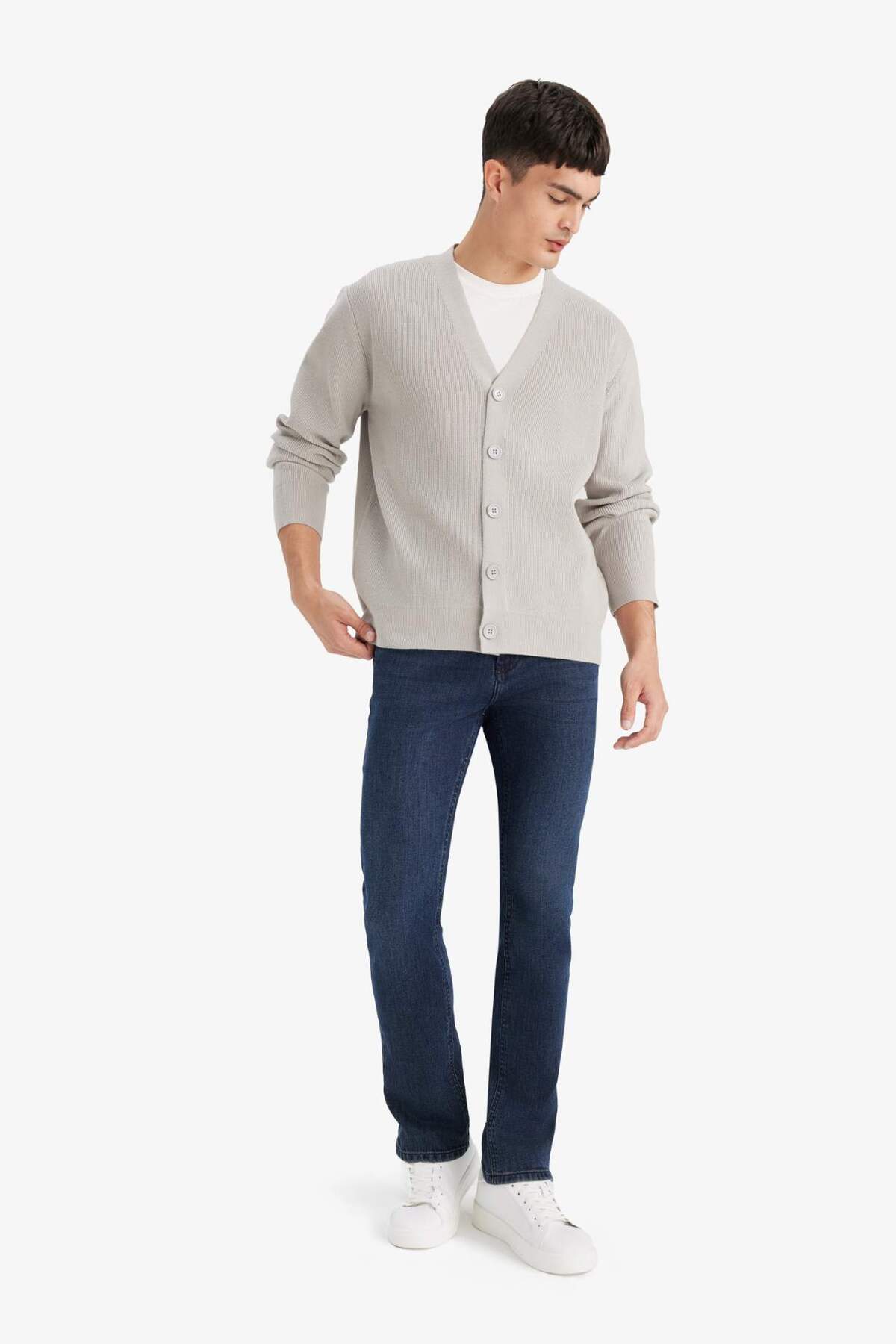 DeFacto Relax Fit V Yaka Düğmeli Triko Hırka F2700AX25WN görsel 2