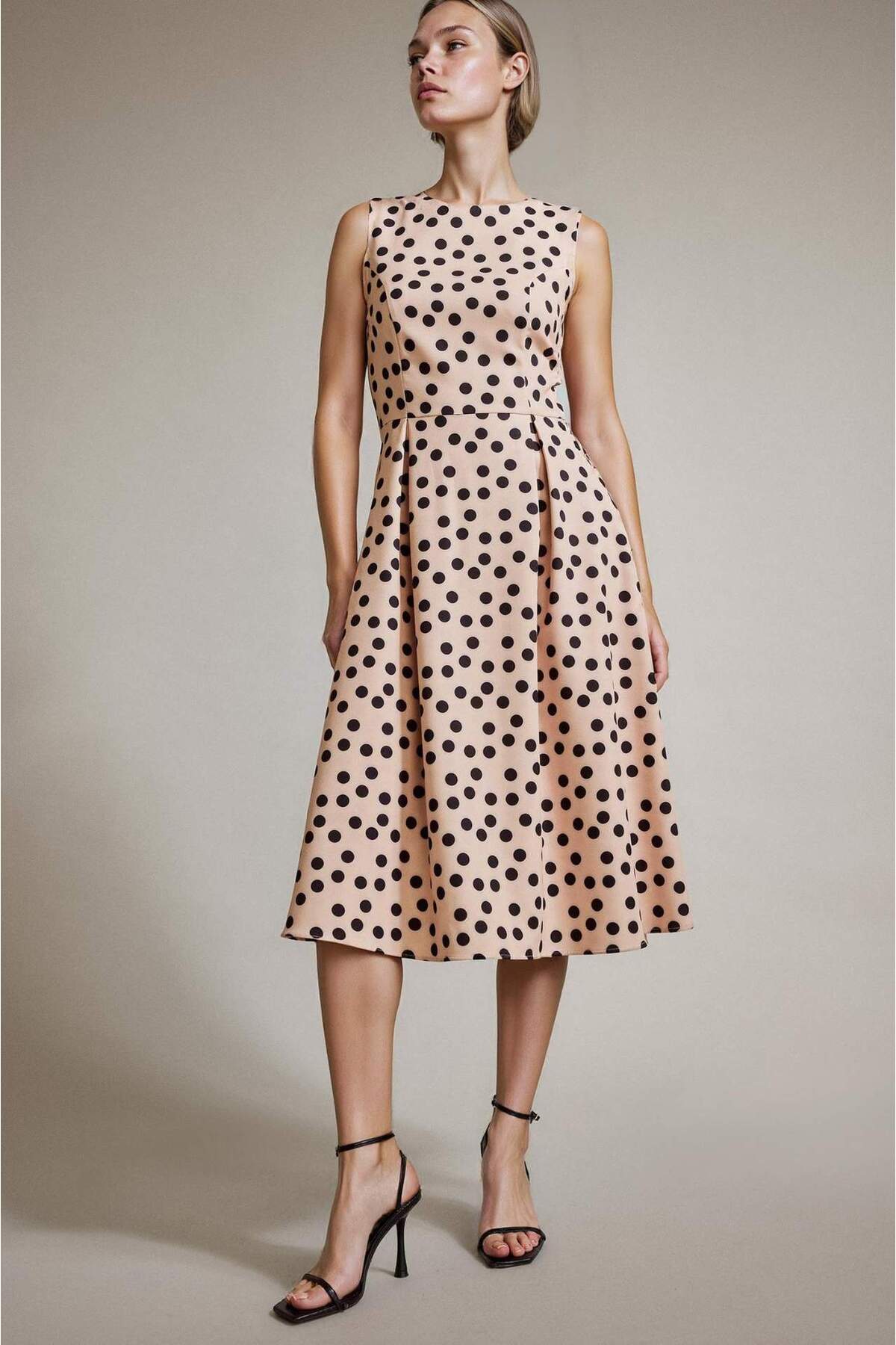 Defacto  Puantiyeli Kolsuz Midi Elbise G0670AX25SM