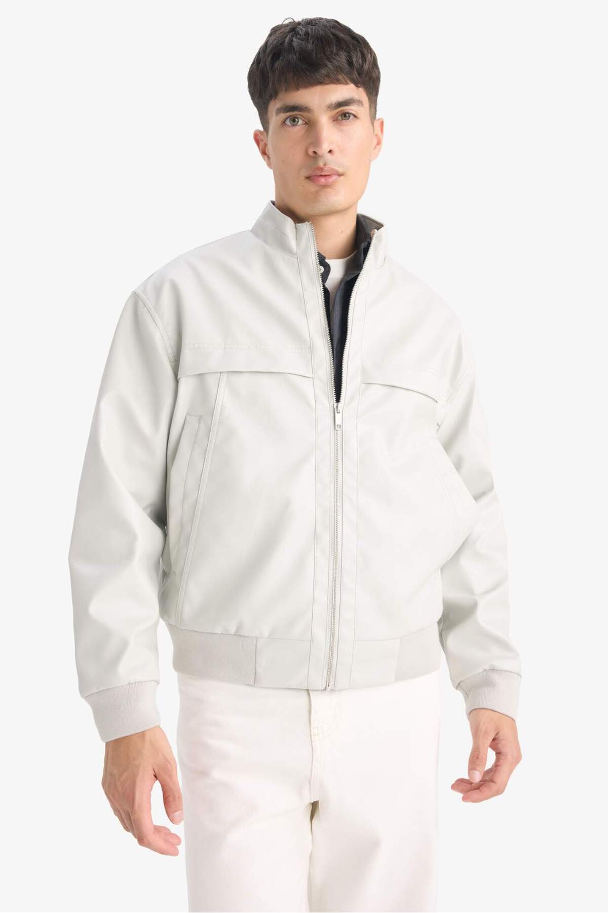 Defacto  Oversize Fit Geniş Kalıp Dik Yaka Fermuarlı Cepli Suni Deri Ceket Mont E8818AX25AU - Görsel 3