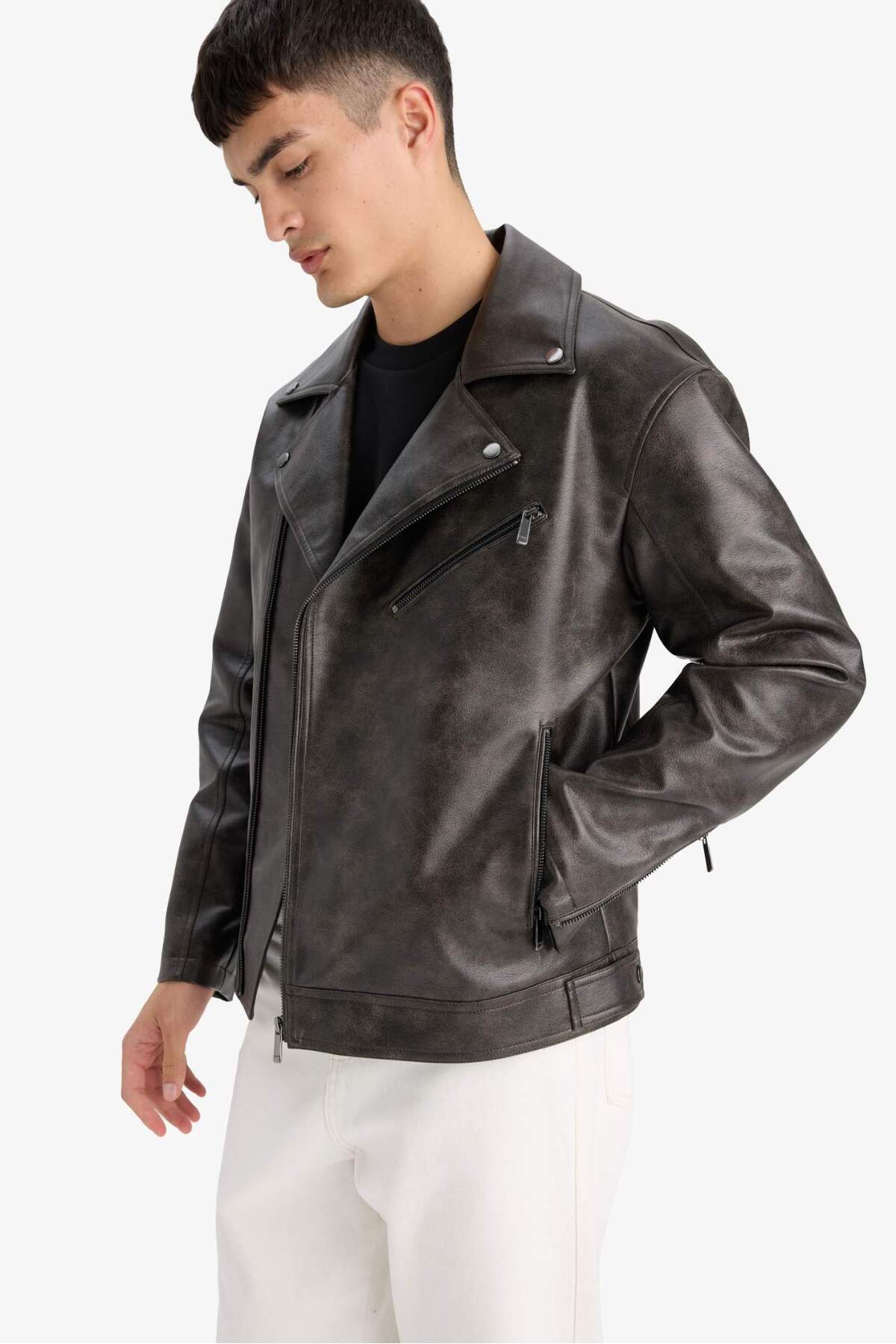 Defacto  Su İtici Slim Fit Dar Kesim Polo Yaka Astarlı Fermuarlı Suni Deri Rüzgar Geçirmez Mevsimlik Mont F01 - Görsel 3