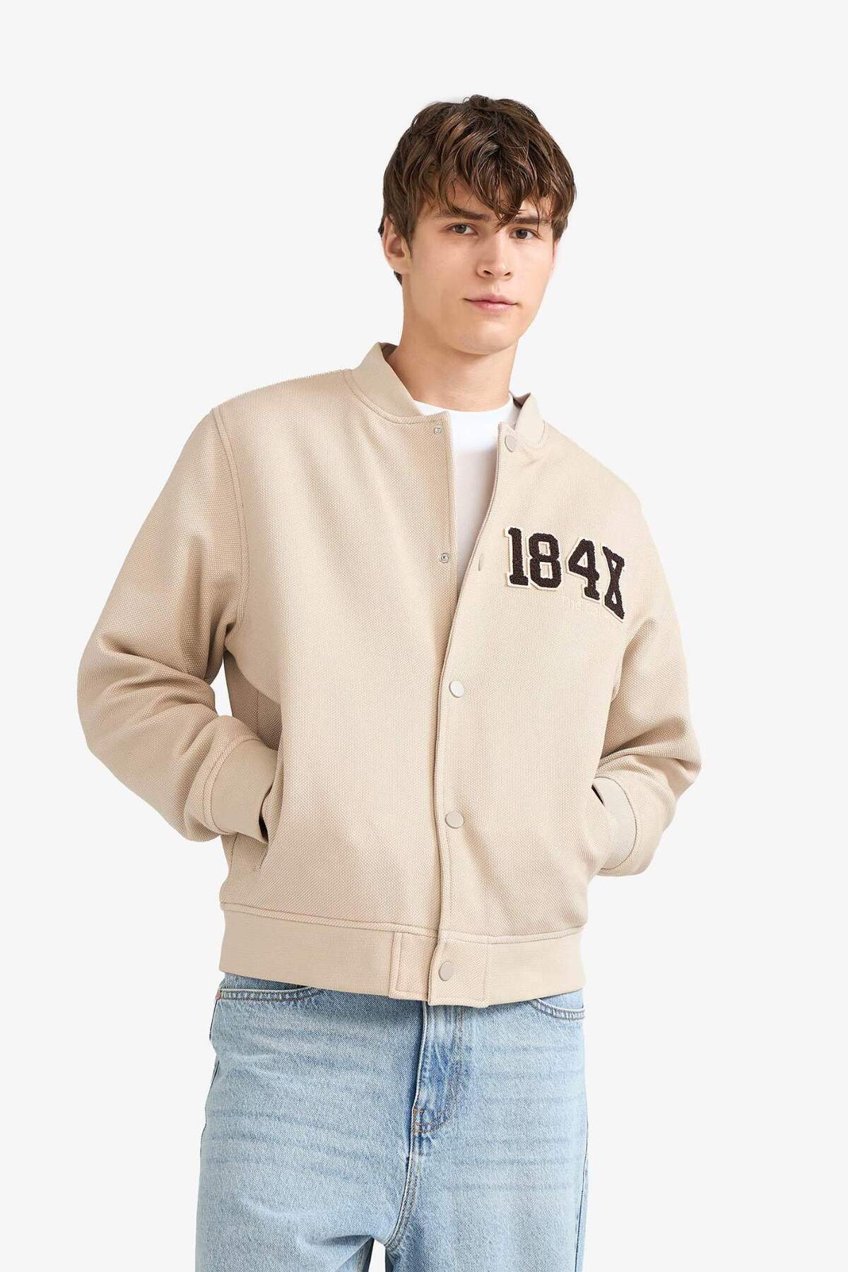 Defacto  Regular Fit Bomber Kolej Yaka Nakış Detaylı İç Cepli Çıtçıtlı Mont F5096AX25AU - Görsel 7