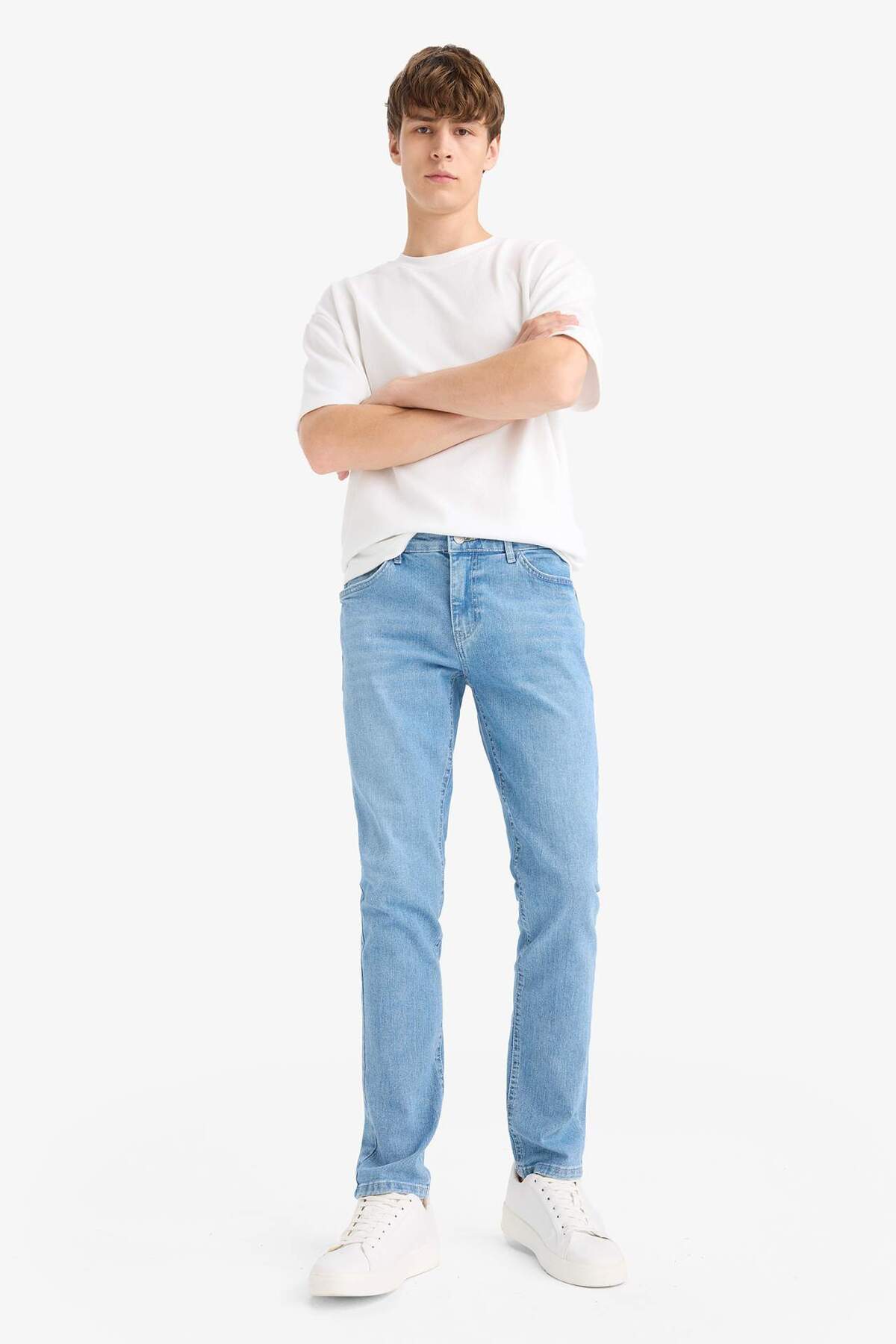 Defacto  Pedro Slim Fit Dar Kalıp Normal Bel Dar Paça Jean Pantolon F2927AX25AU