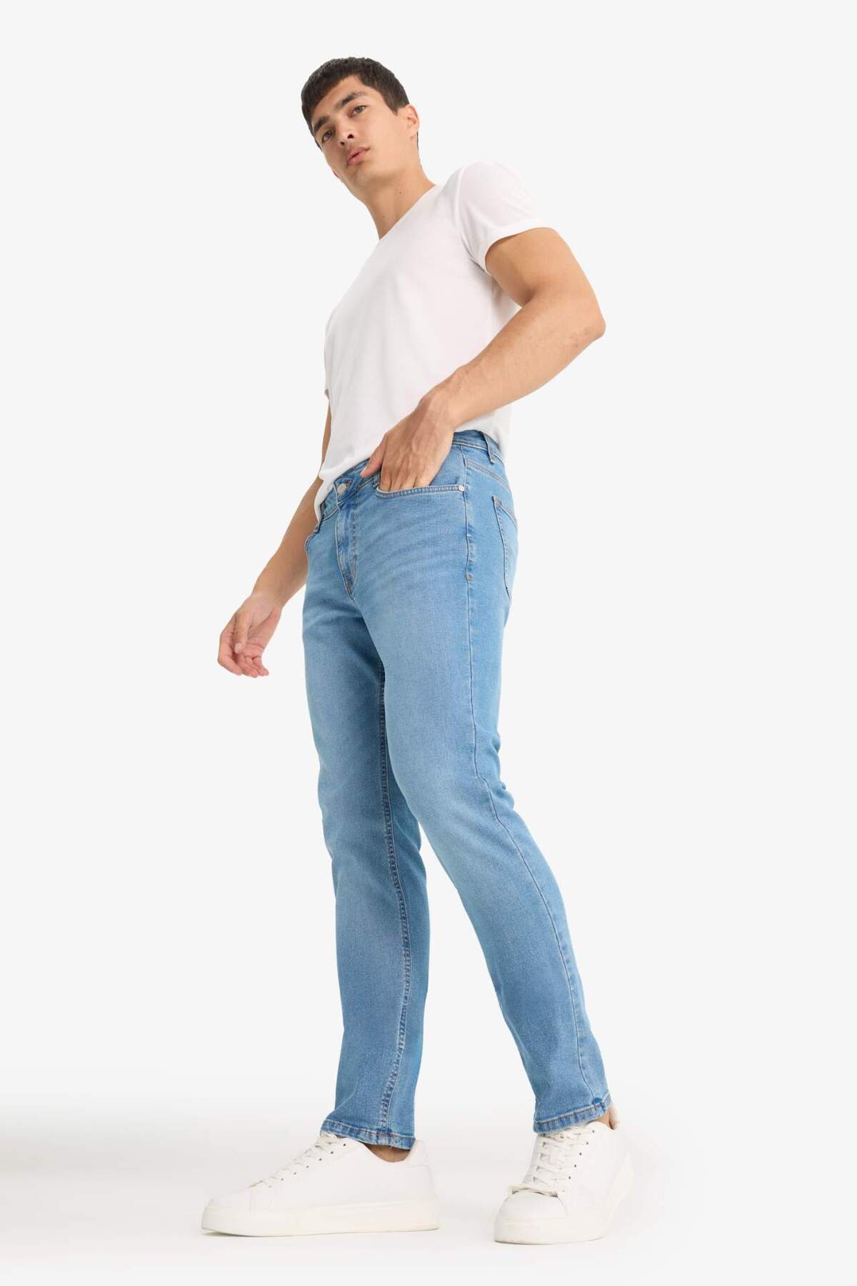 Defacto  Carlo Skinny Fit Ekstra Dar Kalıp Normal Bel Ekstra Dar Paça Jean Pantolon F2889AX25AU - Görsel 3