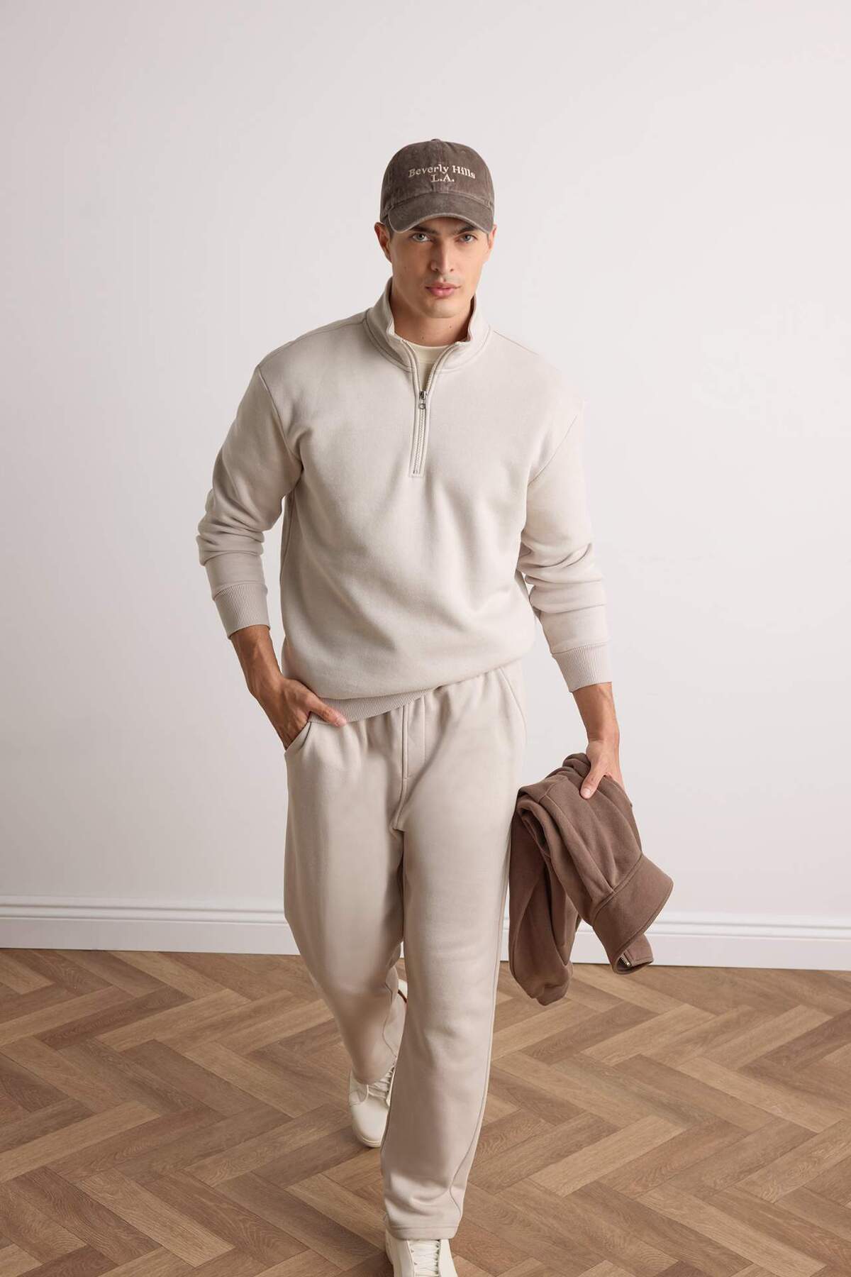 DeFacto Regular Fit Dik Yaka Yarım Fermuarlı Basic Sweatshirt X7405AZ25AU görsel 2