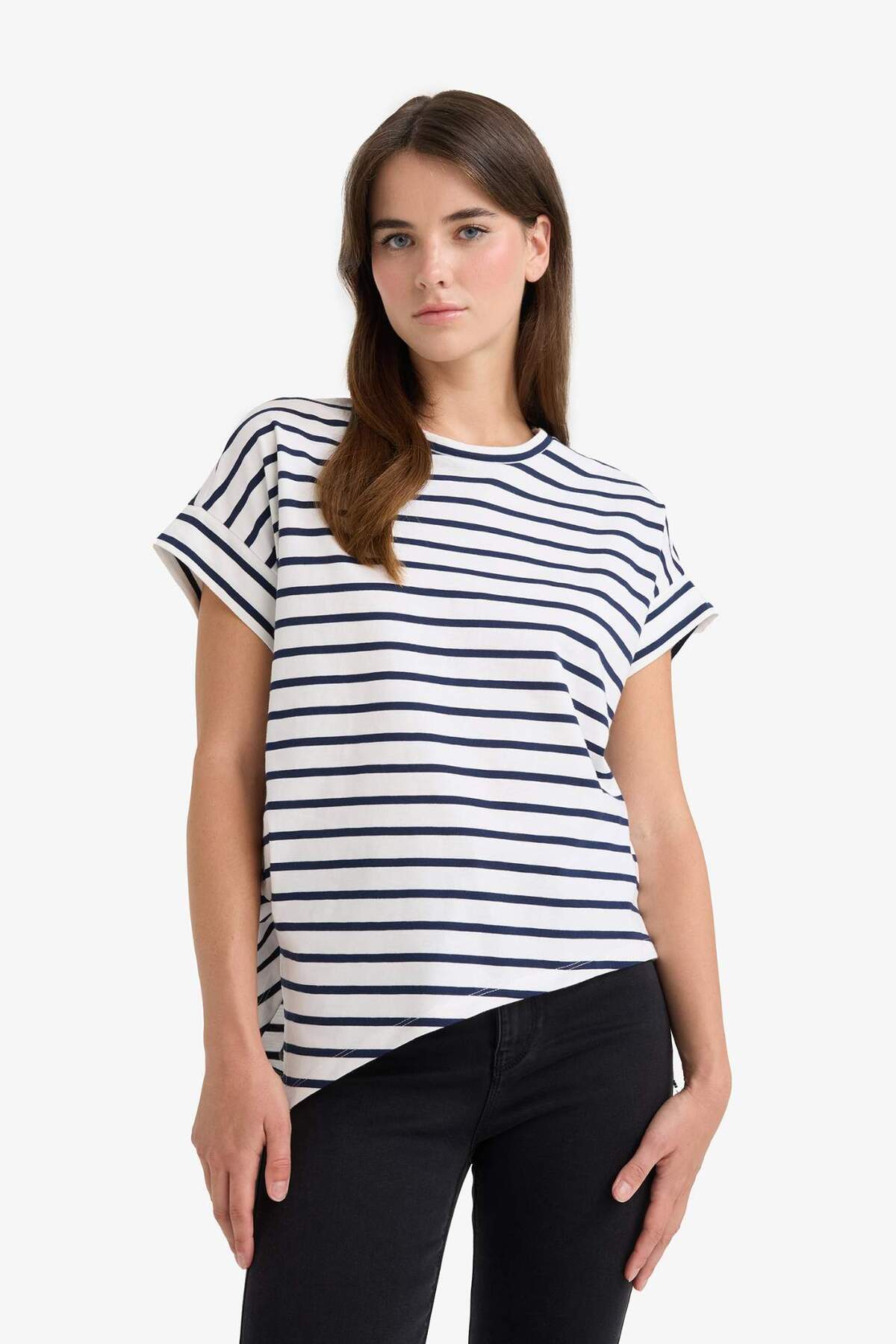 Defacto  %100 Pamuk Asimetrik Bisiklet Yaka Çizgili Tişört F8175AX25AU - Görsel 3