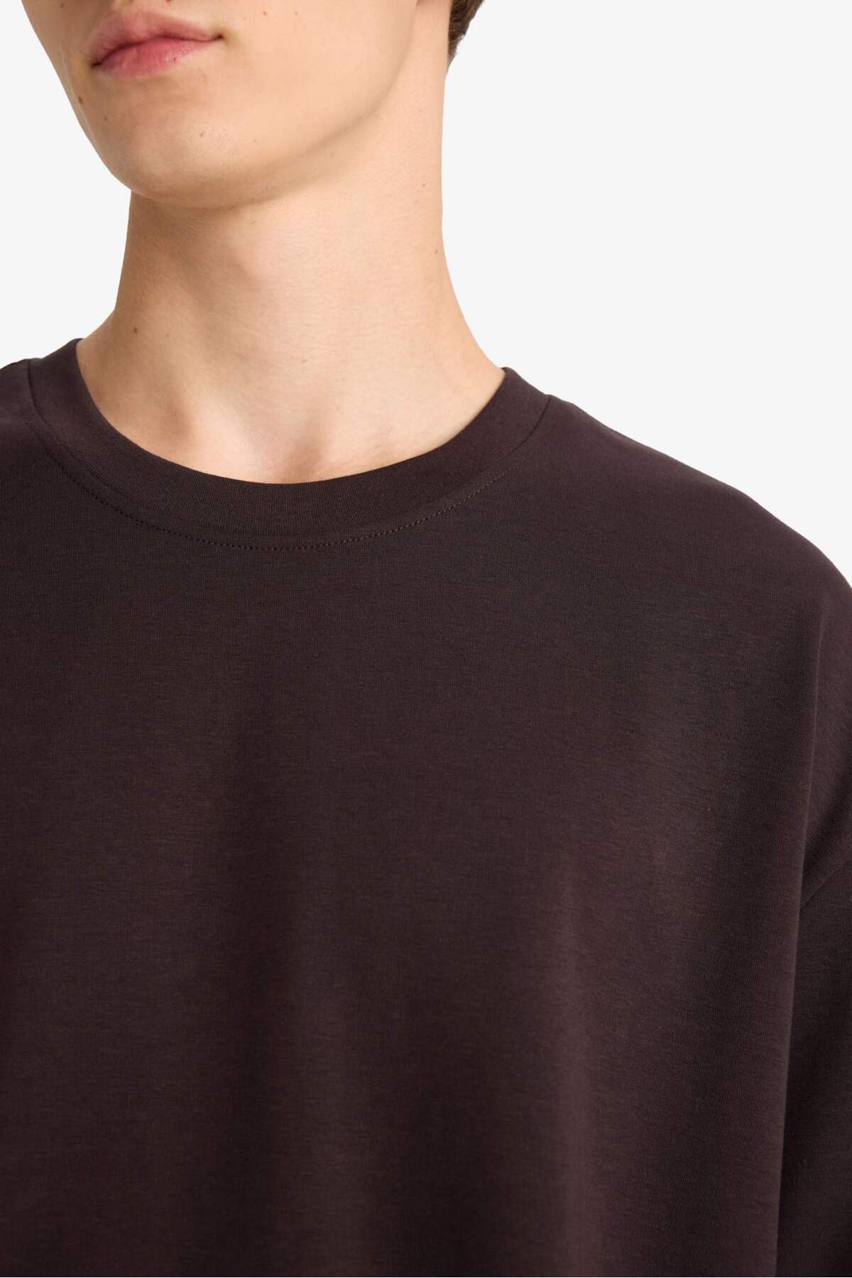 Defacto  Oversize Geniş Kalıp Bisiklet Yaka Ağır Kumaş Basic Düz Kısa Kollu Tişört E9798AX25AU - Görsel 5