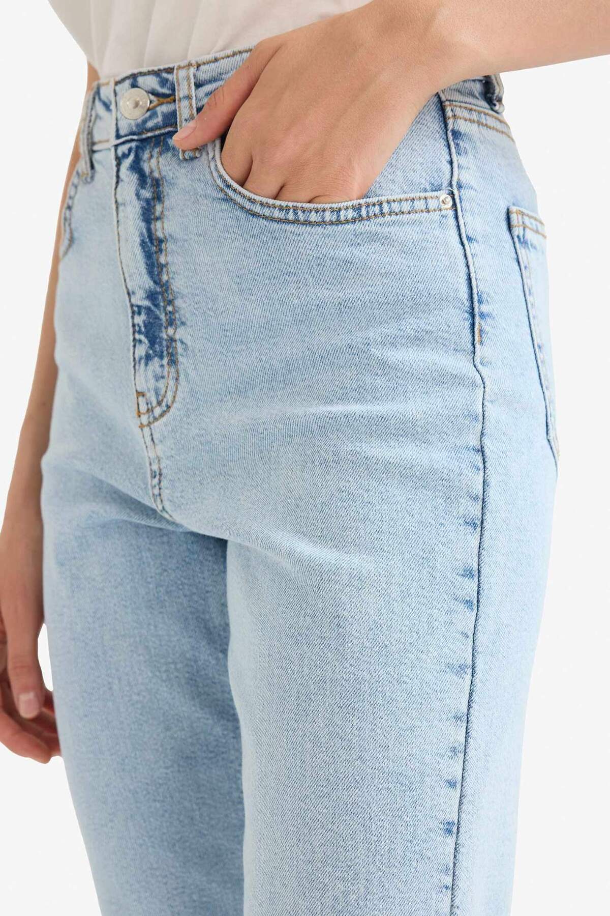 Defacto  Mary Vintage Straight Fit Yüksek Bel Bilek Boy Jean Yıkamalı Pantolon E9817AX25AU - Görsel 4