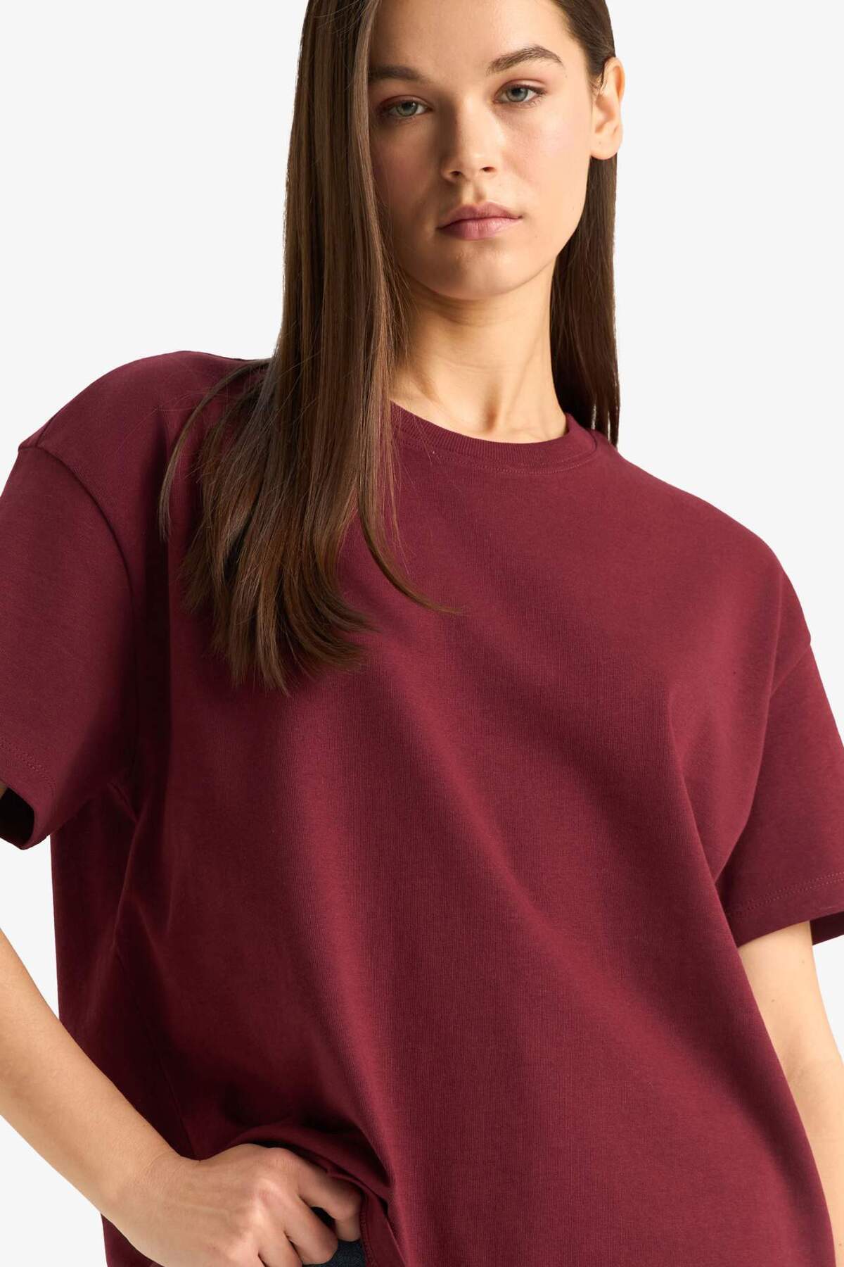 DeFacto Oversize Geniş Kalıp Bisiklet Yaka Basic Düz Bordo Kısa Kollu Tişört E4935AX25AU