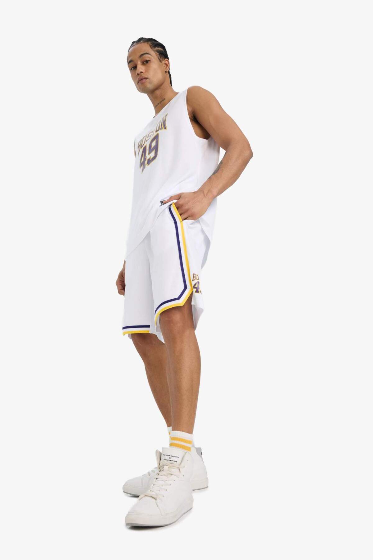 Defacto  Hızlı Kuruyan Standart Fit Sporcu Esnek Bantlı Paça Şort E4400AX25HS - Görsel 3