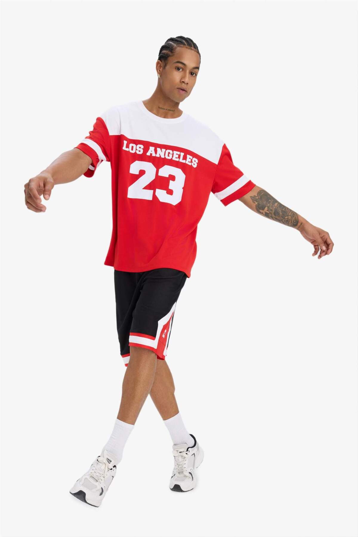 Defacto  Hızlı Kuruyan Oversize Geniş Kalıp Sporcu Kısa Paça Şort E4128AX25SM - Görsel 2