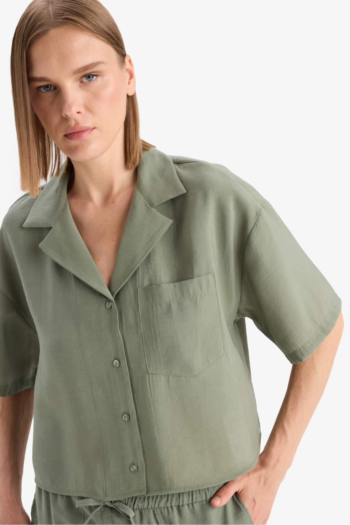 DeFacto Loose Fit Ceket Yaka Modal Kısa Kollu Gömlek F0399AX25SP - Görsel 4