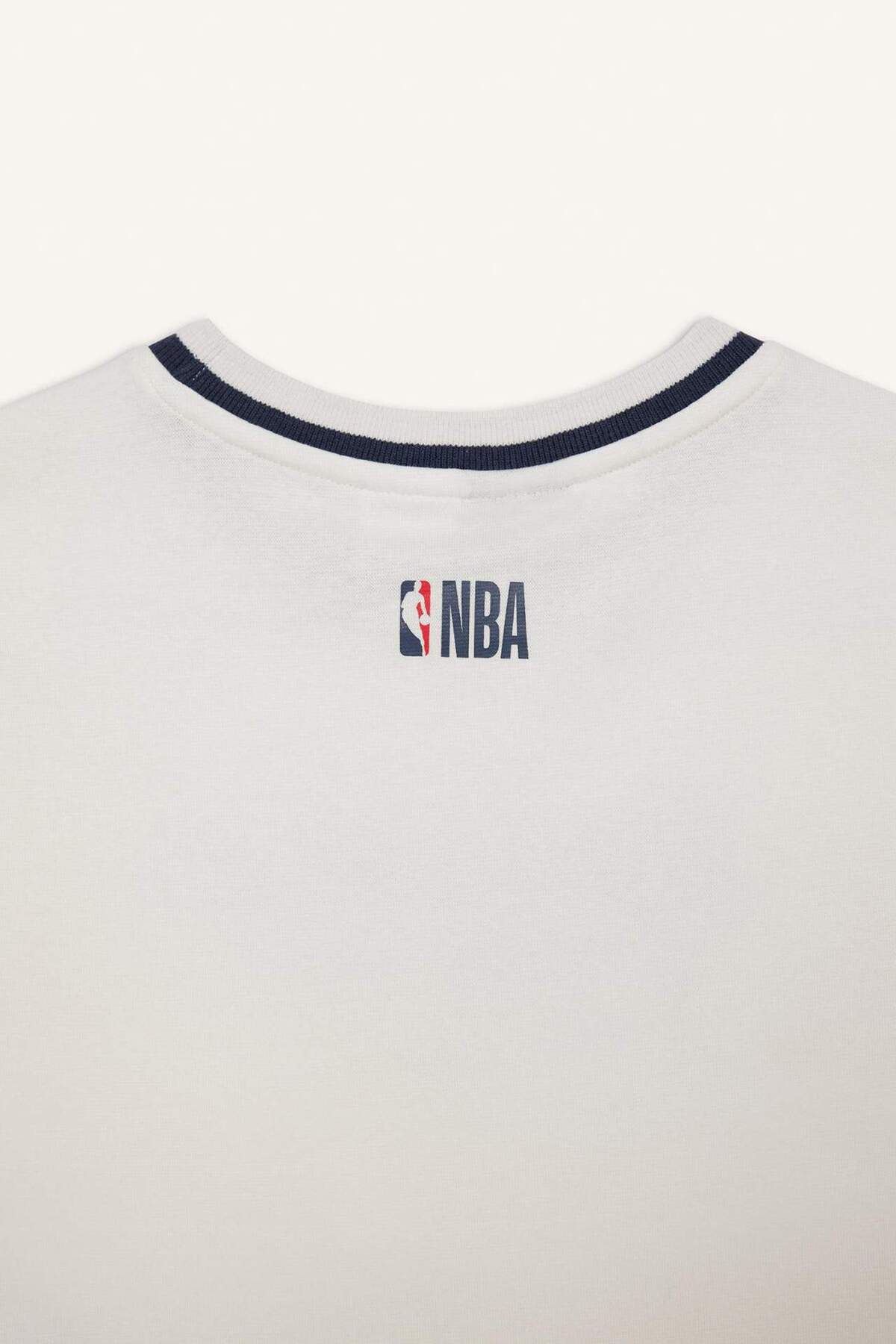 DeFacto NBA New York Knicks Slim Fit Dar Kesim Crop Bisiklet Yaka Ribana Kısa Kollu Tişört E3612AX25SM görsel 8