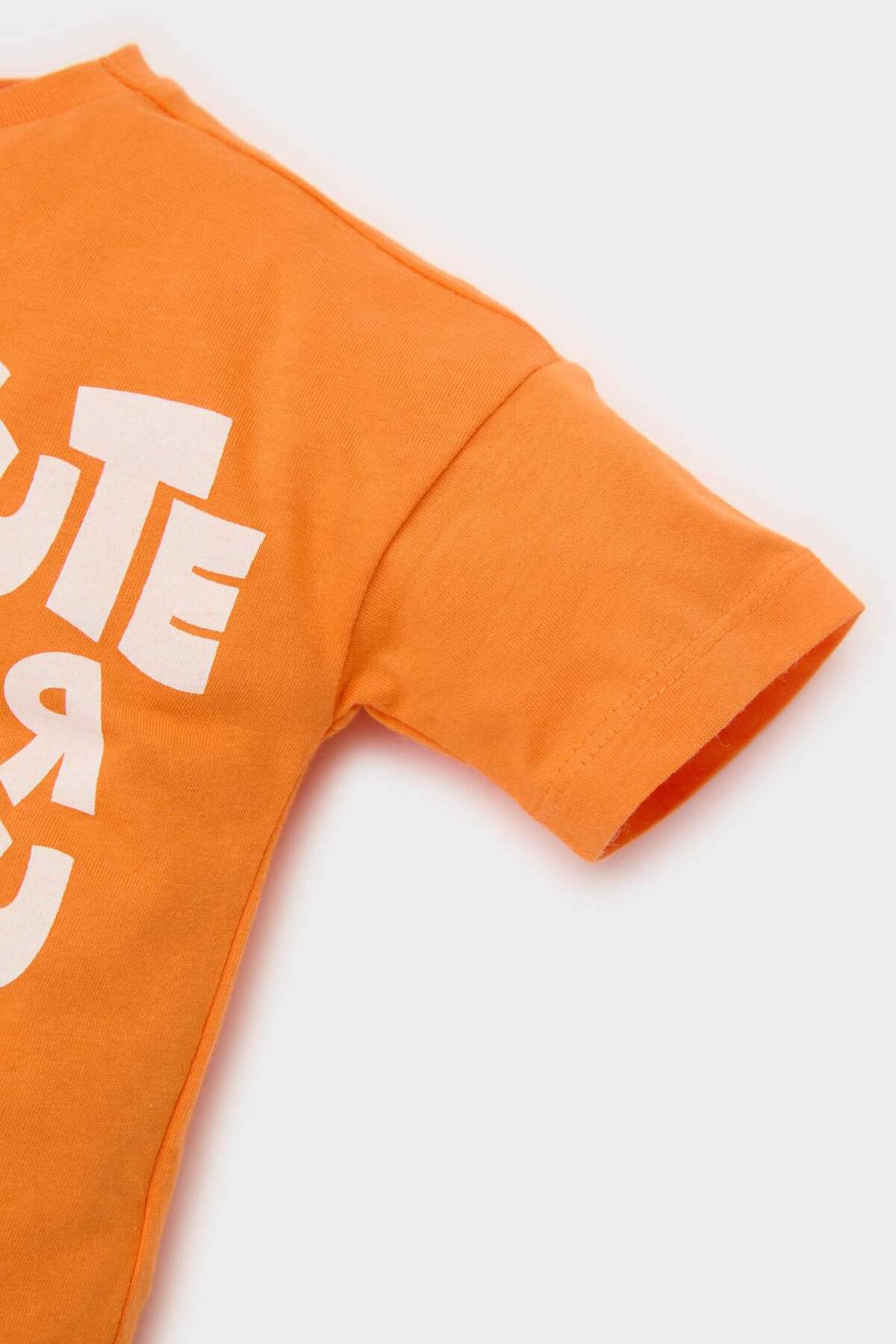 Defacto 2li Takım Baskılı Kısa Kollu Tişört Çiçekli Şort Kız Bebek E0684A525SM fotoğrafı 4 (önizleme)