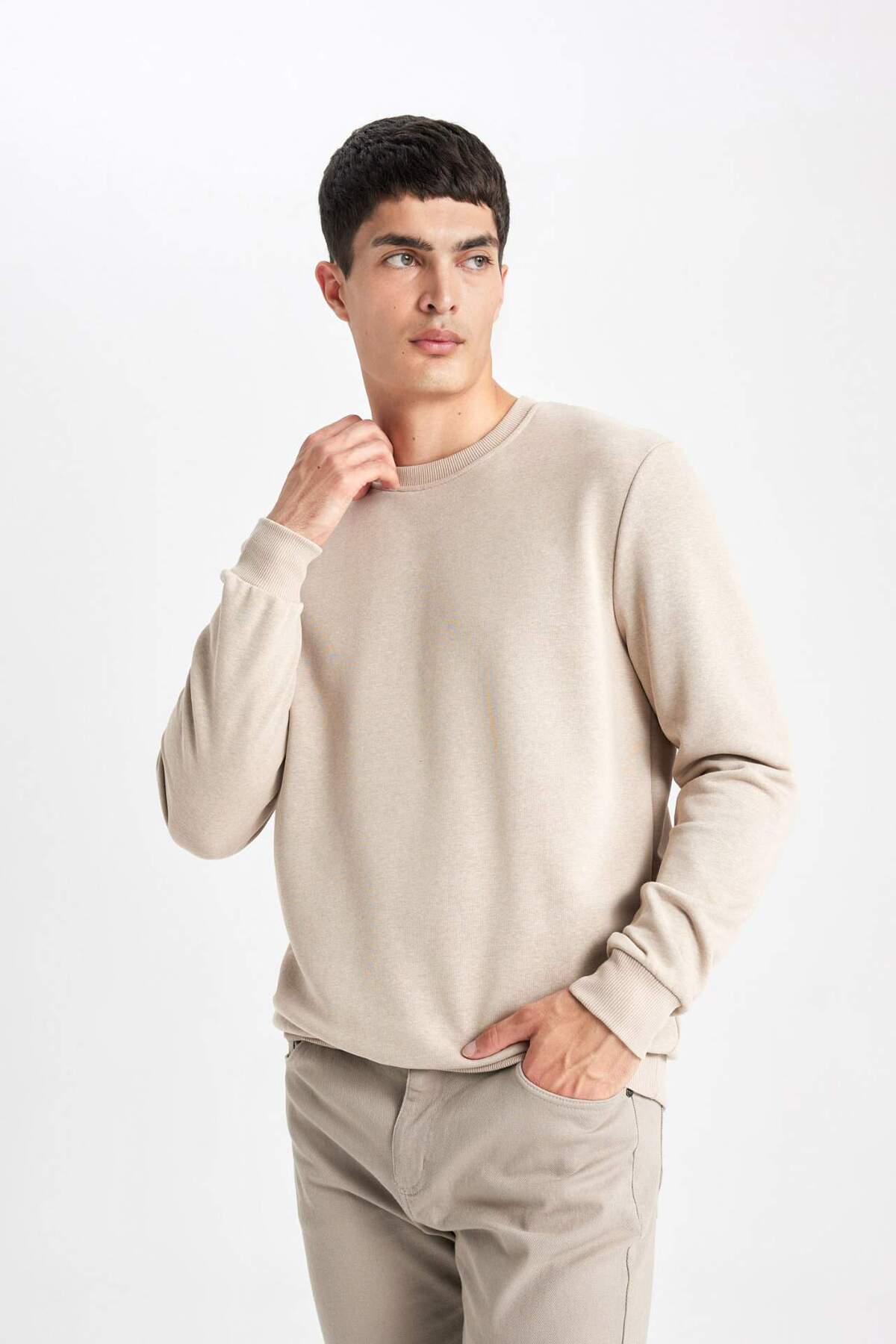 DeFacto Regular Fıt Bisiklet Yaka Sweatshirt B7833AXNS görsel 4