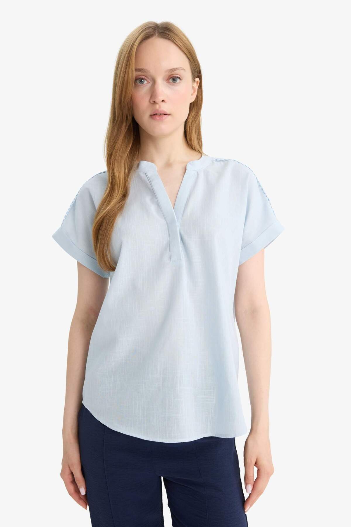 Defacto  %100 Pamuk Regular Fıt Apaş Yaka Flamlı Kısa Kollu Bluz F1635AX25SM - Görsel 3