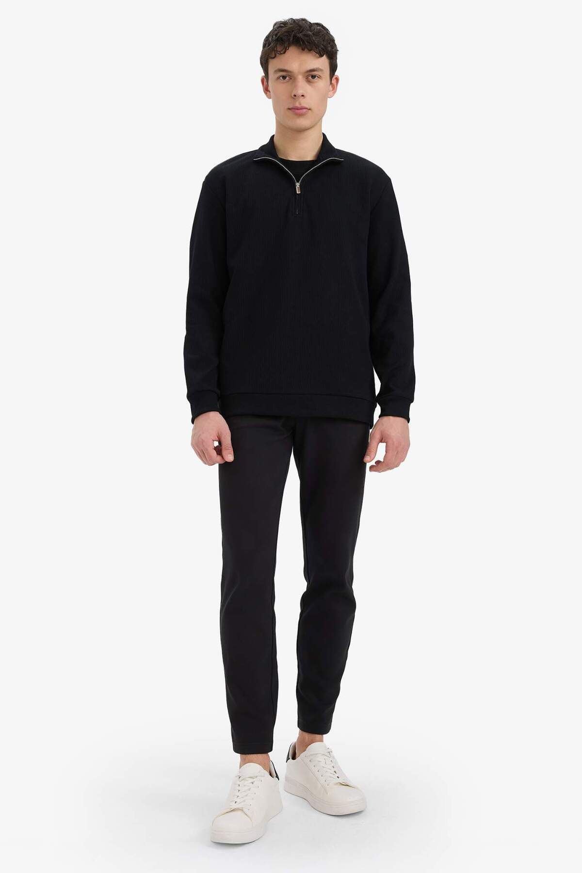 Defacto  Comfort Fit Dik Yaka Dokulu Yarım Fermuarlı Waffle Sweatshirt D7543AX25SP - Görsel 2