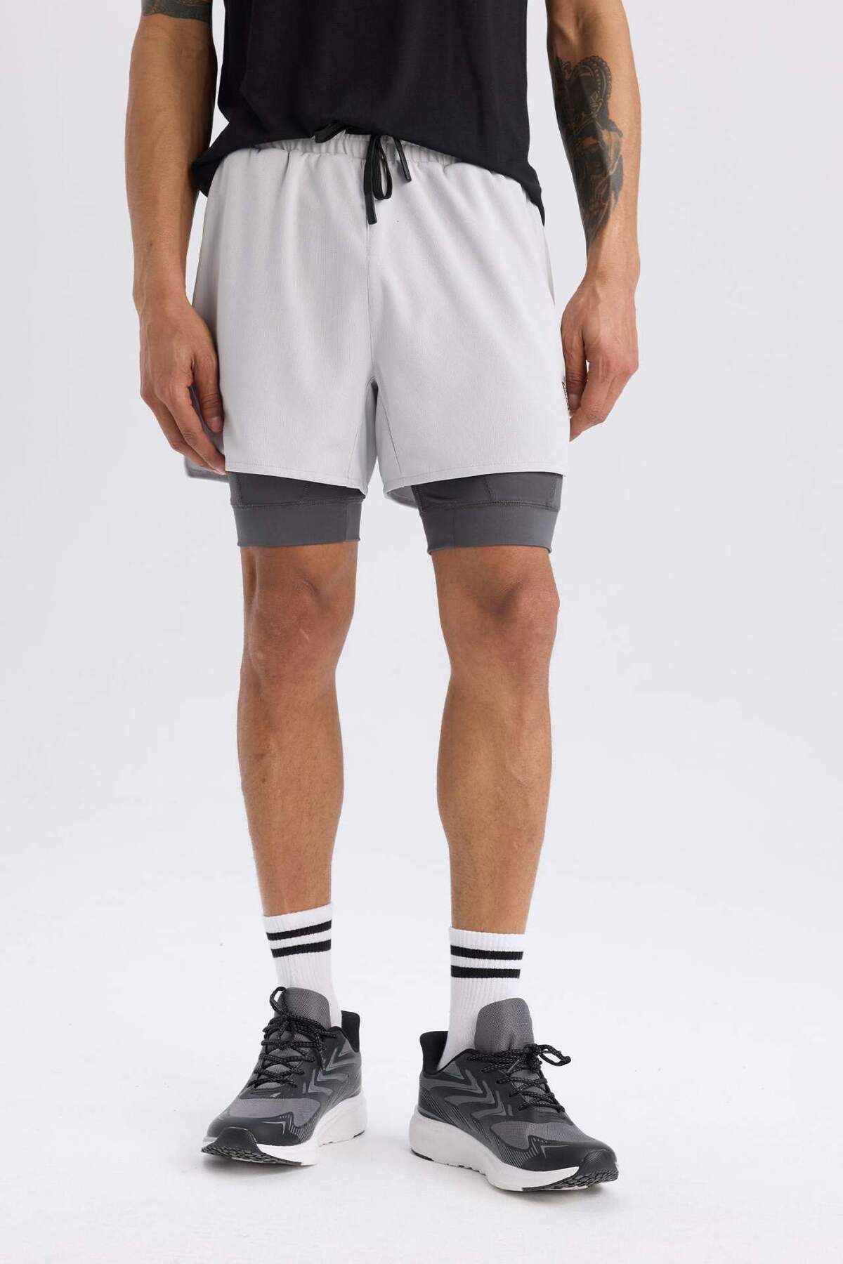 Defacto  Slim Fit Dar Kesim Sporcu Taytlı Şort E2760AX25SM - Görsel 6