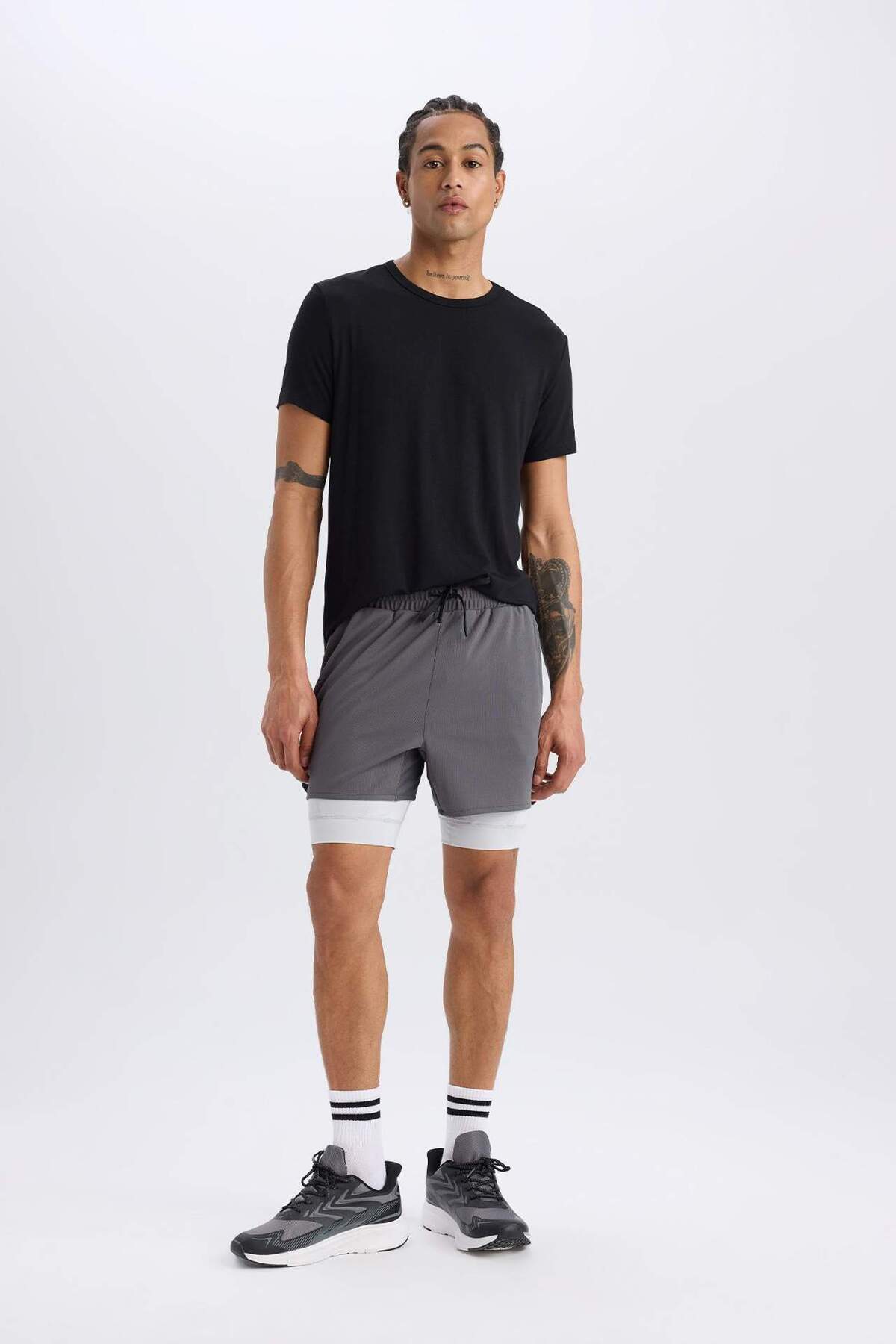 DeFacto Çabuk Kuruyan Slim Fit Dar Kesim Sporcu Taytlı Şort E2760AX25SM görsel 4