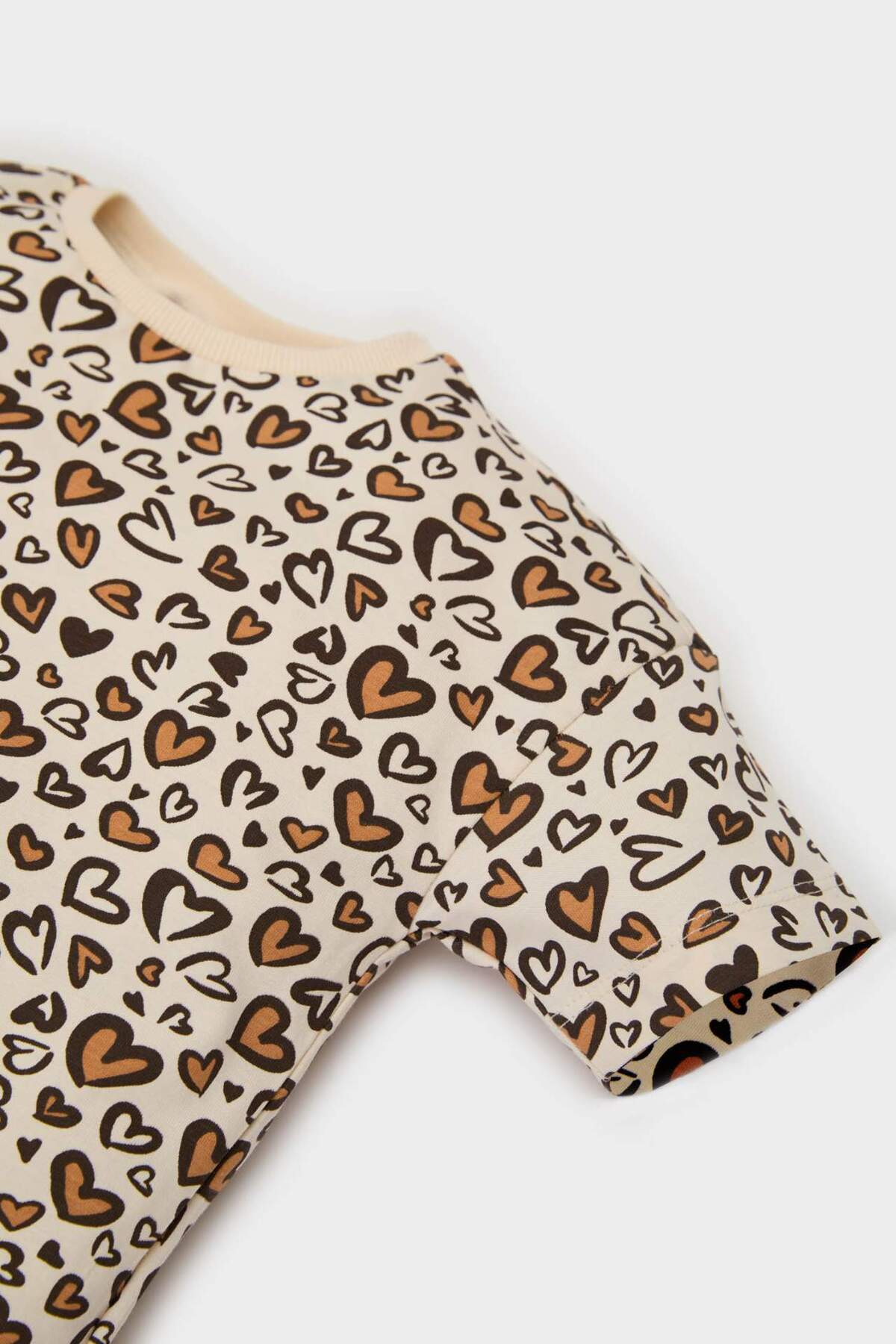 Defacto 2li Takım Çiçek Desenli Kısa Kollu Tişört Beli Lastikli Şort Kız Bebek E0689A525SM fotoğrafı 3 (önizleme)