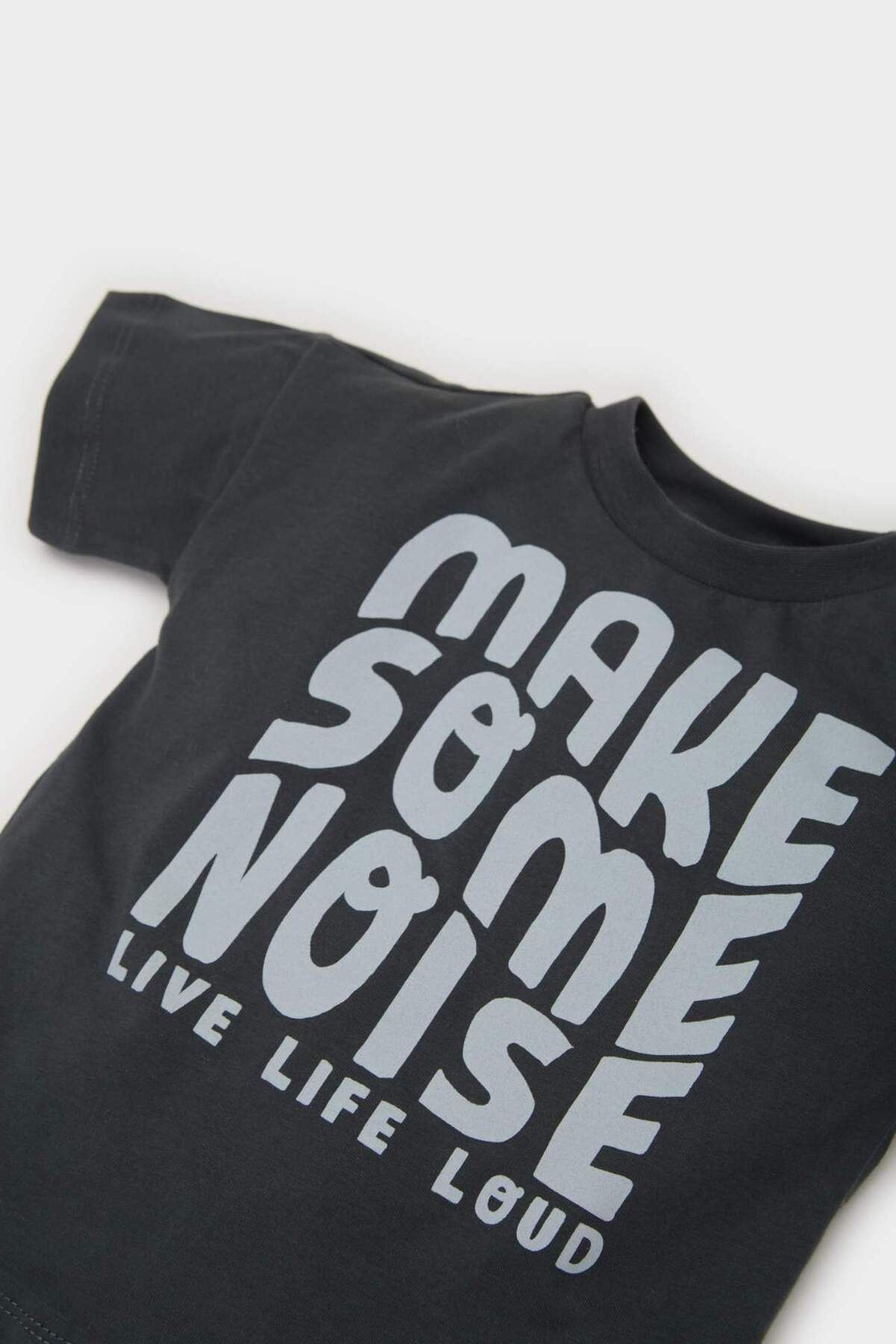 Defacto 2'li Takım Baskılı Kısa Kollu Tişört Salopet Tulum Erkek Bebek B8079A525SM fotoğrafı 4 (önizleme)