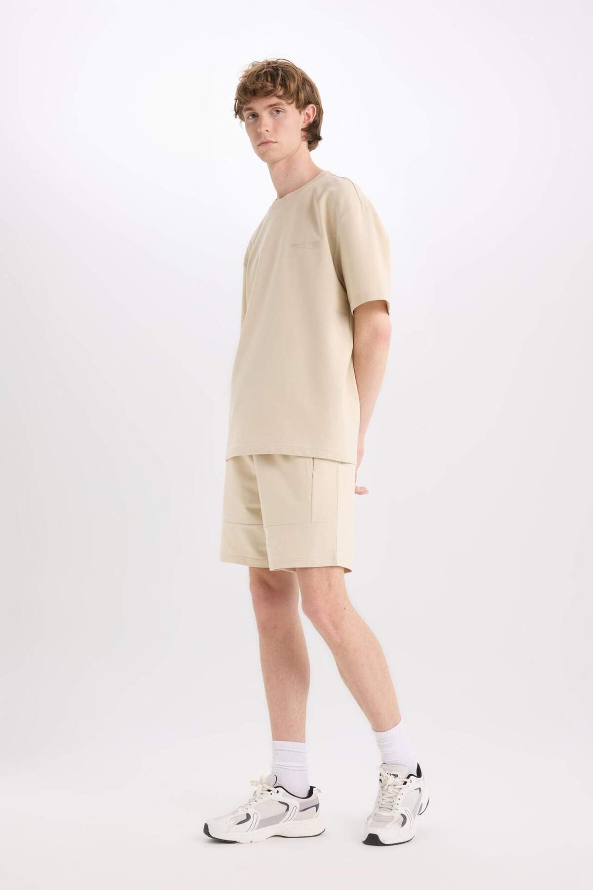 DeFacto Slim Fit Dar Paça Basic Şort B8674AX25SP görsel 2