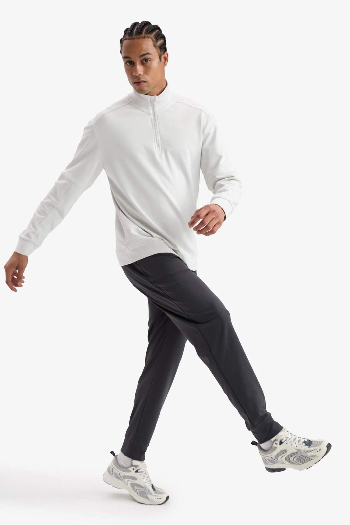 Defacto  Slim Fit Dar Kesim Standart Paça Sporcu Jogger Eşofman Altı D7240AX25SP - Görsel 4