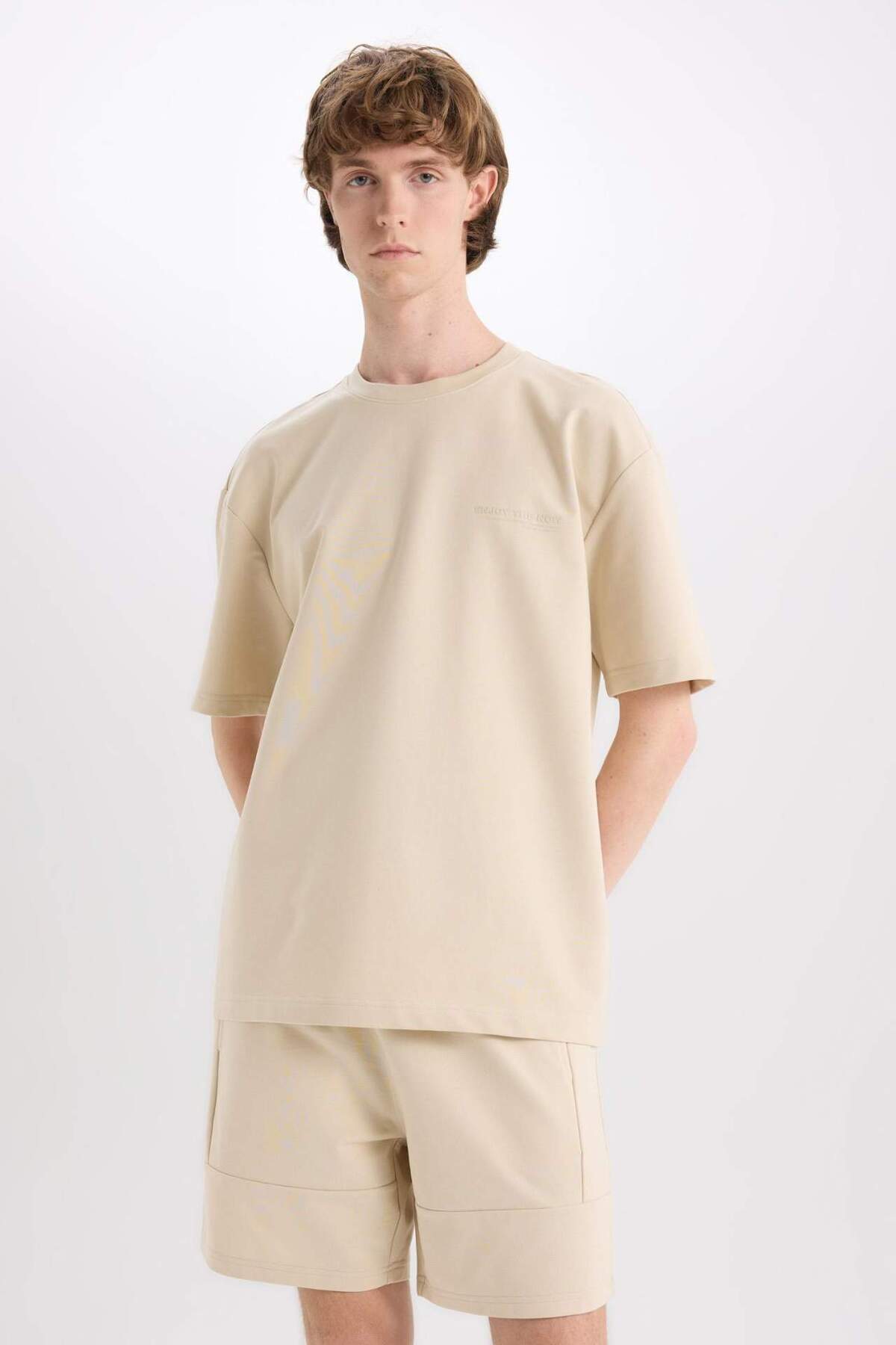 DeFacto Slim Fit Dar Paça Basic Şort B8674AX25SP görsel 5