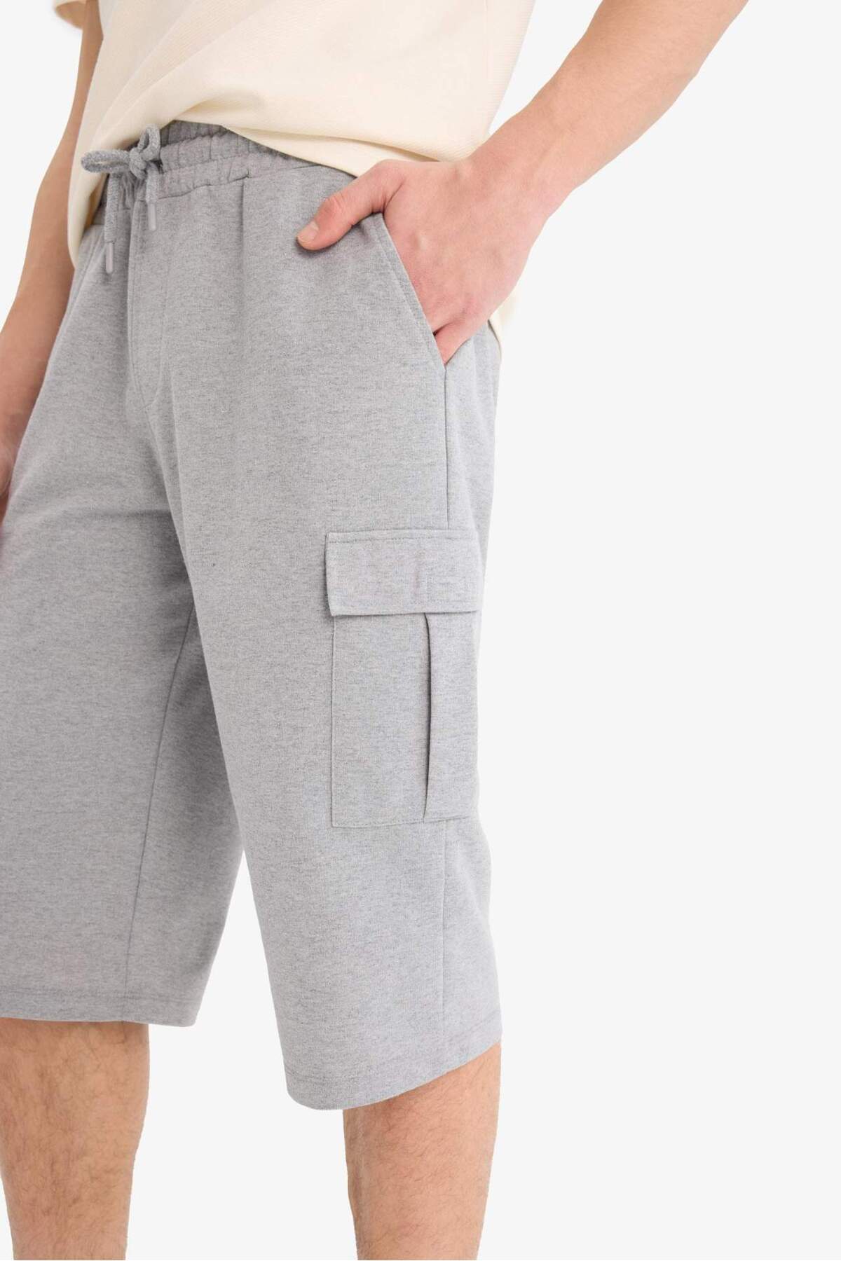 DeFacto Relax Fıt Düz Paça Sweatshirt Kumaşı Uzun Şort T4693AZ25SM görsel 6