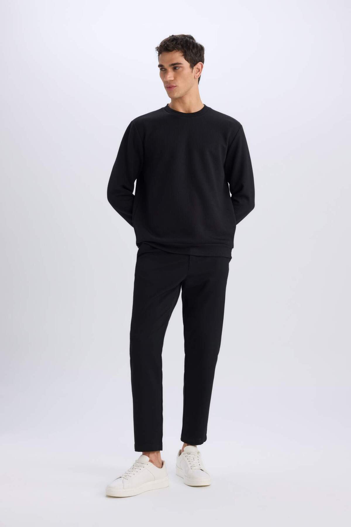 Regular Fit Bisiklet Yaka Basic Düz Sweatshirt D7231AX25SP — مشکی — تصویر 2 از 7