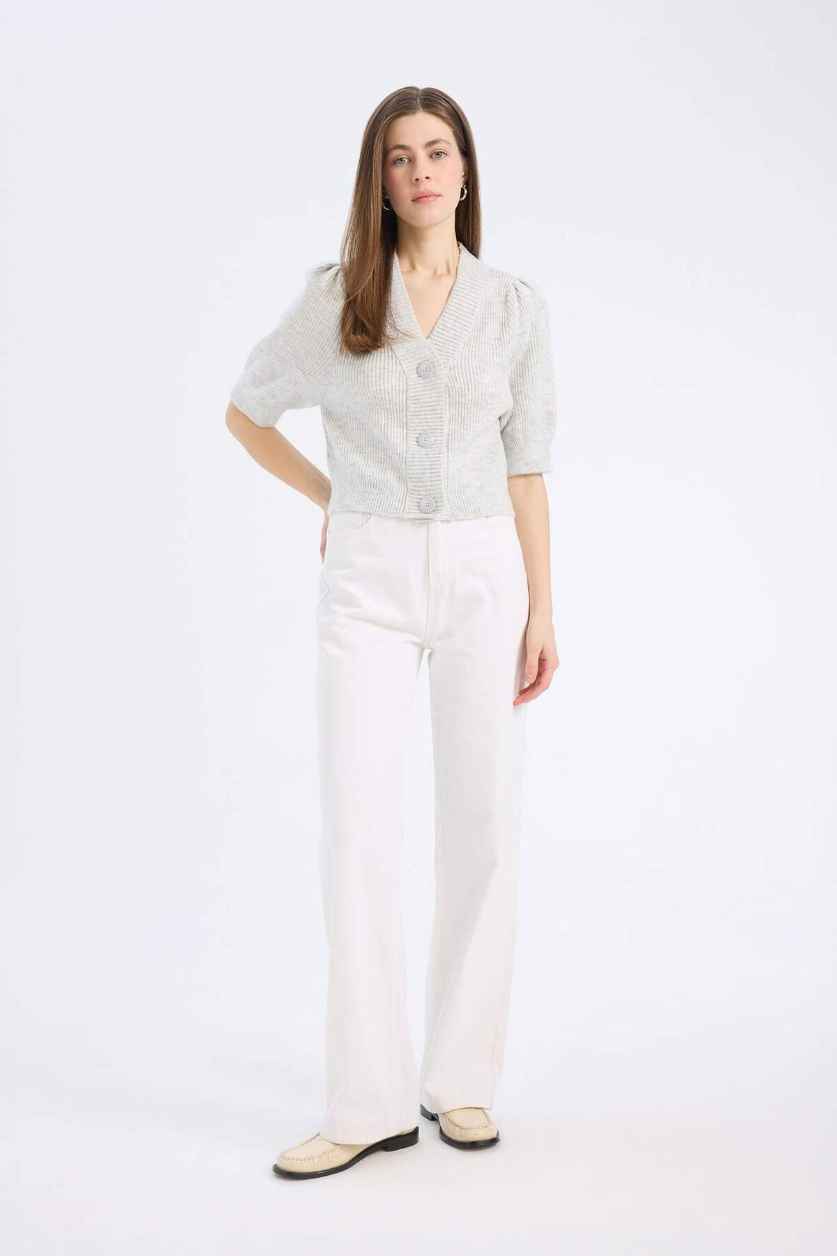 Defacto  Fitted V Yaka Düğmeli Kısa Kollu Triko Hırka E6906AX25SP - Görsel 2