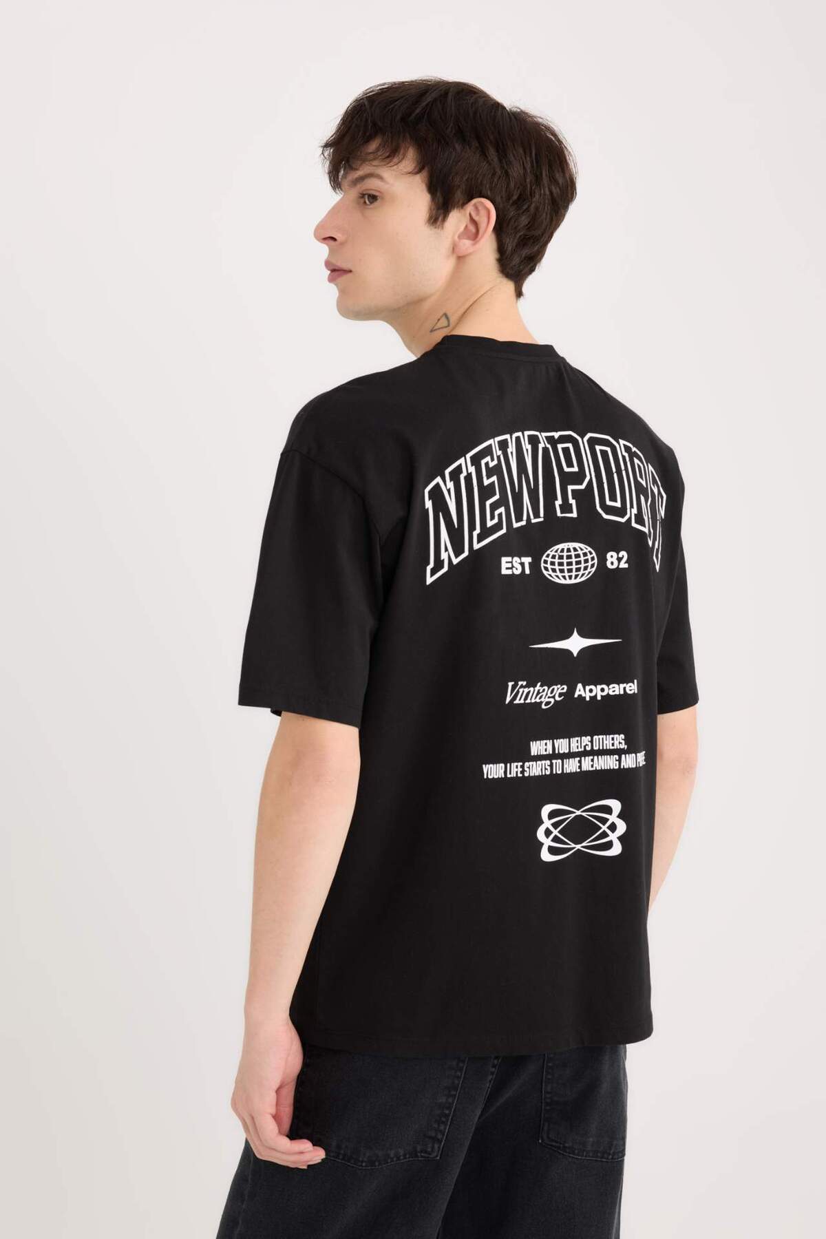 Defacto 100% Cotton Boxy Fit Crew Neck Back Printed Short Sleeve T-Shirt D5571Ax25Sp