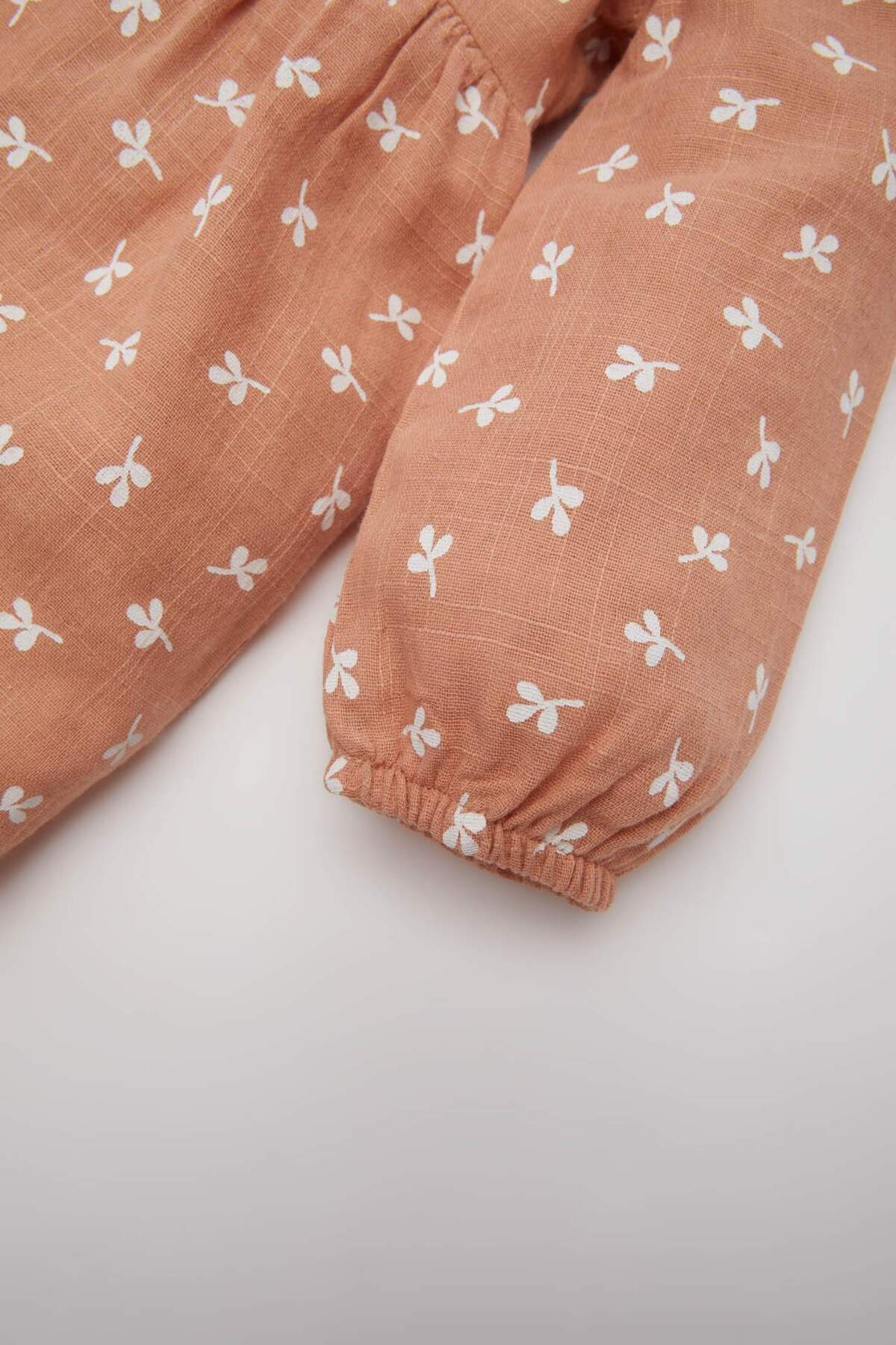 Defacto Çiçekli Uzun Kollu Müslin Elbise Kız Bebek D9571A525SP fotoğrafı 3 (önizleme)