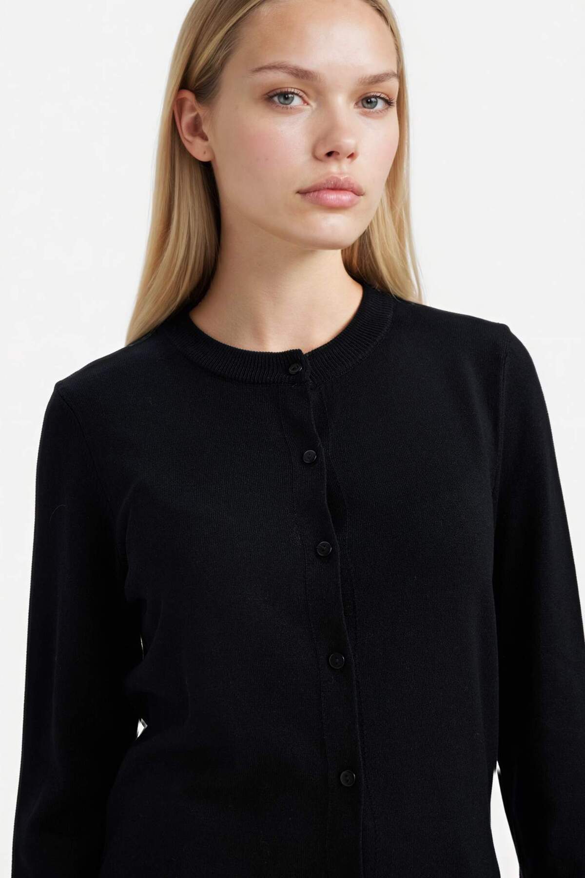 Defacto  Regular Fit Bisiklet Yaka Basic Düz Düğmeli Triko Hırka D6282AX25SP - Görsel 3