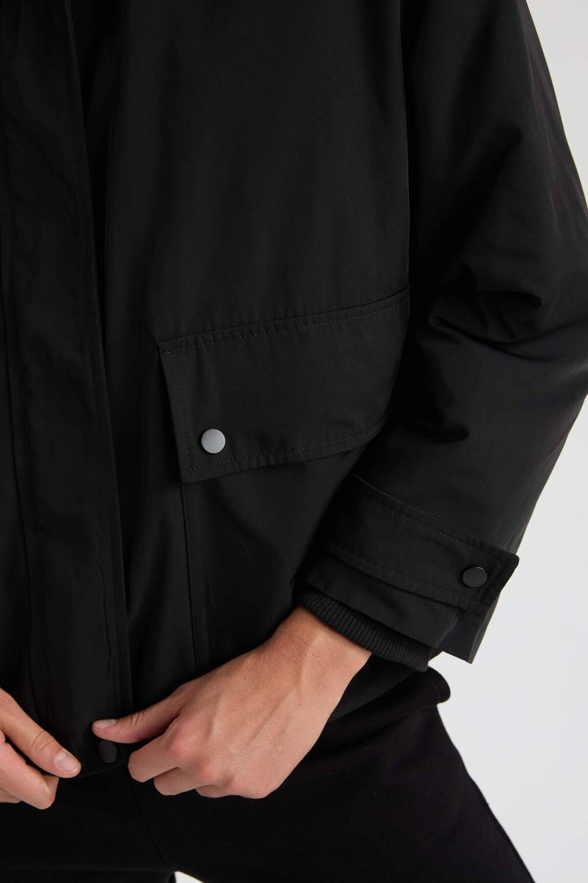 Defacto  Su Geçirmez Kapüşonlu Cepli Çıtçıtlı İçi Çıkarılabilir Mont C6878AX25SP - Görsel 5