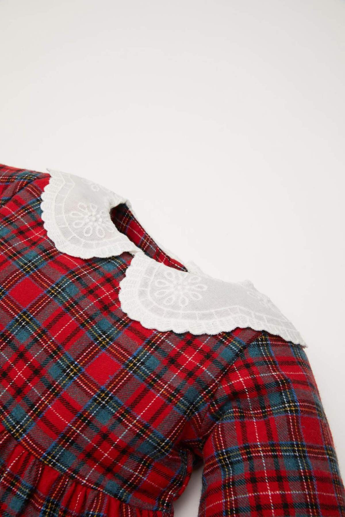 Defacto Yılbaşı Temalı Kareli Uzun Kollu Flanel Elbise Kız Bebek D6253A524WN fotoğrafı 3 (önizleme)