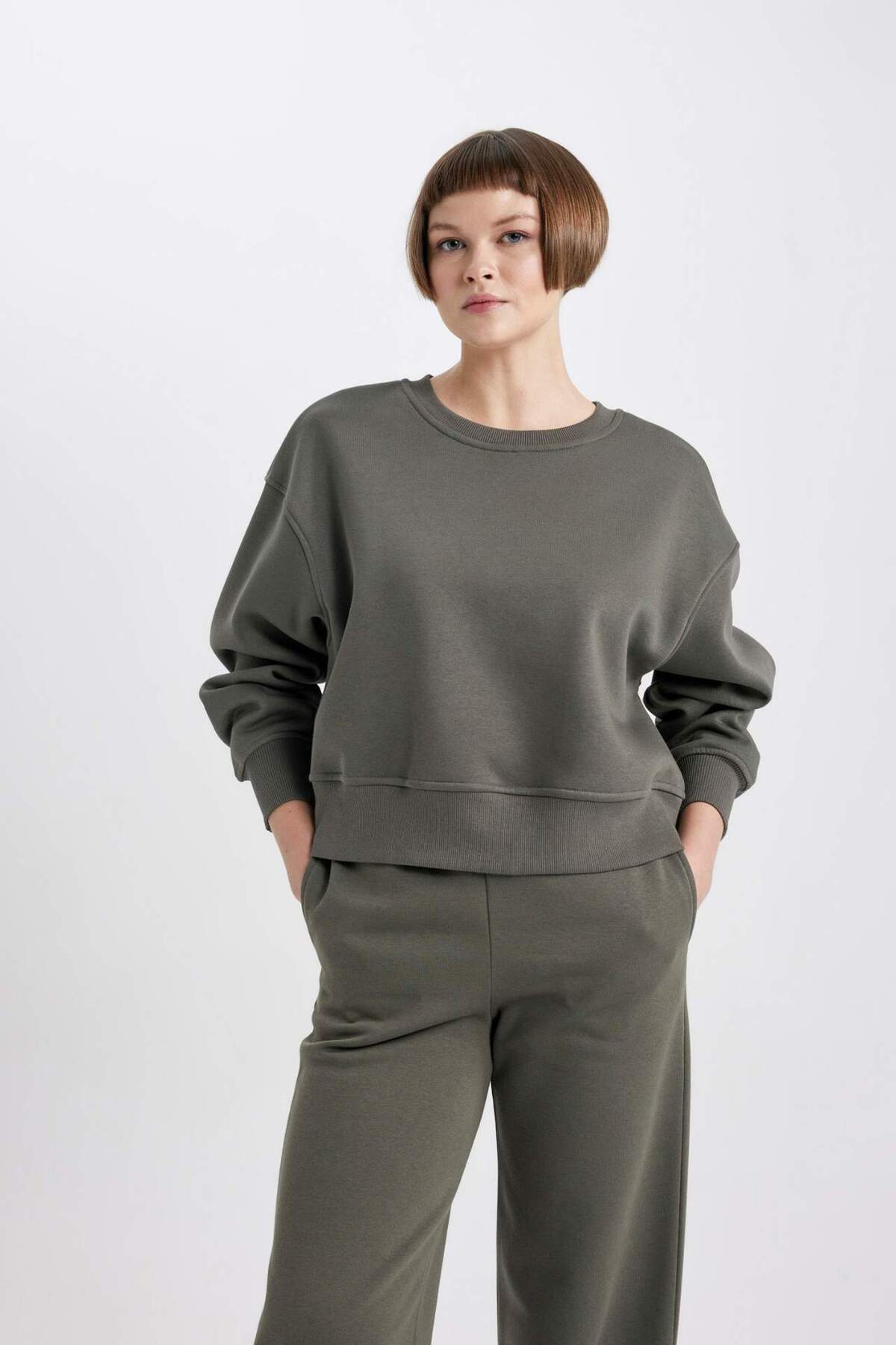 Defacto  Boxy Fit Kalın Basıc Sweatshirt B8568AX24WN - Görsel 3