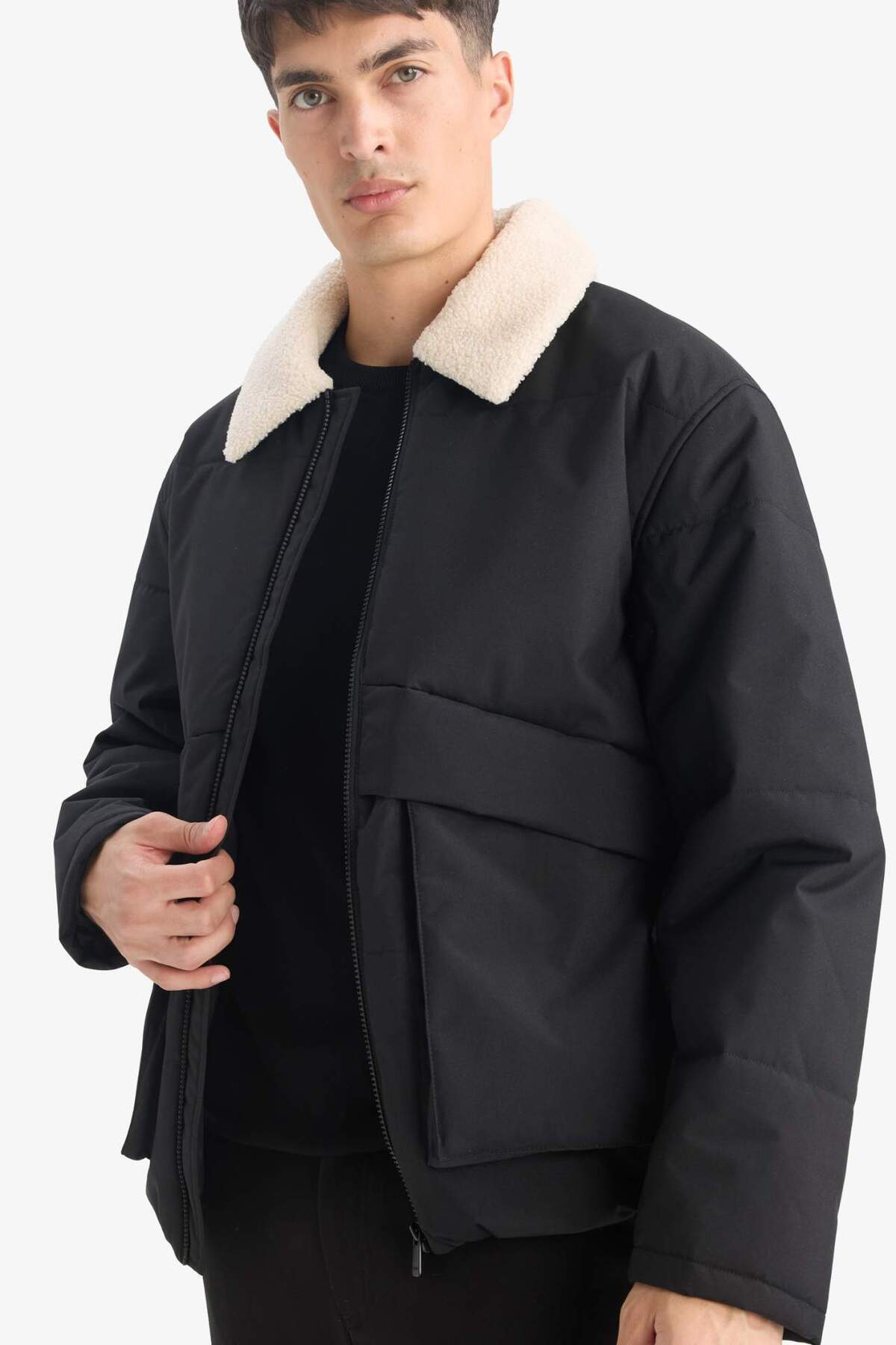 DeFacto Su İtici Rüzgar Geçirmez Slim Fit Dar Kesim Suni Kürklü Polo Yaka Astarlı Fermuarlı Cepli Mont D1187