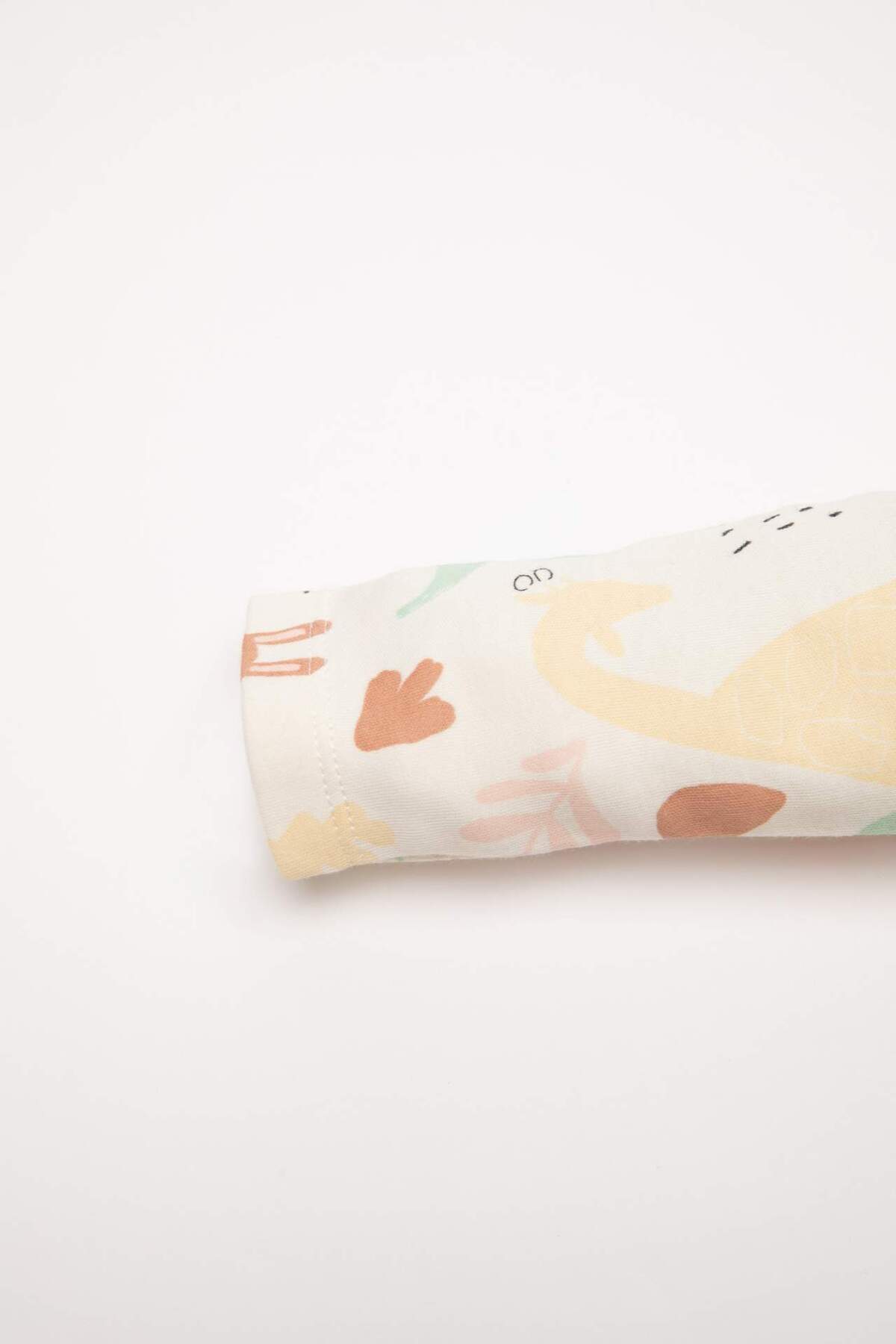 Defacto Pijama Takımı Safari Baskılı Uzun Kollu Üst Beli Lastikli Alt Kız Bebek D8289A5NS fotoğrafı 4 (önizleme)