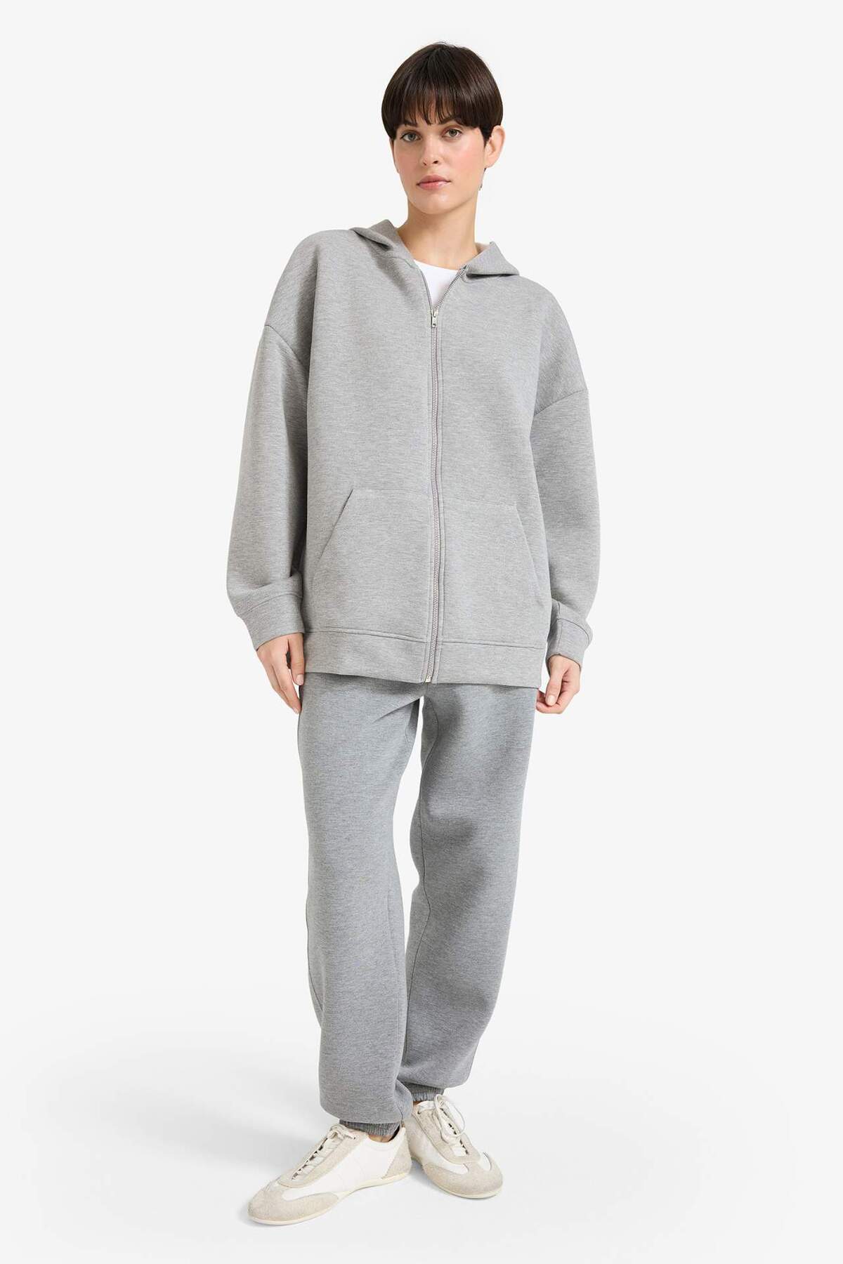Defacto  Oversize Geniş Kalıp Kapüşonlu Basic Düz Skuba Dalgıç Kumaş Cepli Fermuarlı Sweatshirt C6871AX24AU - Görsel 2