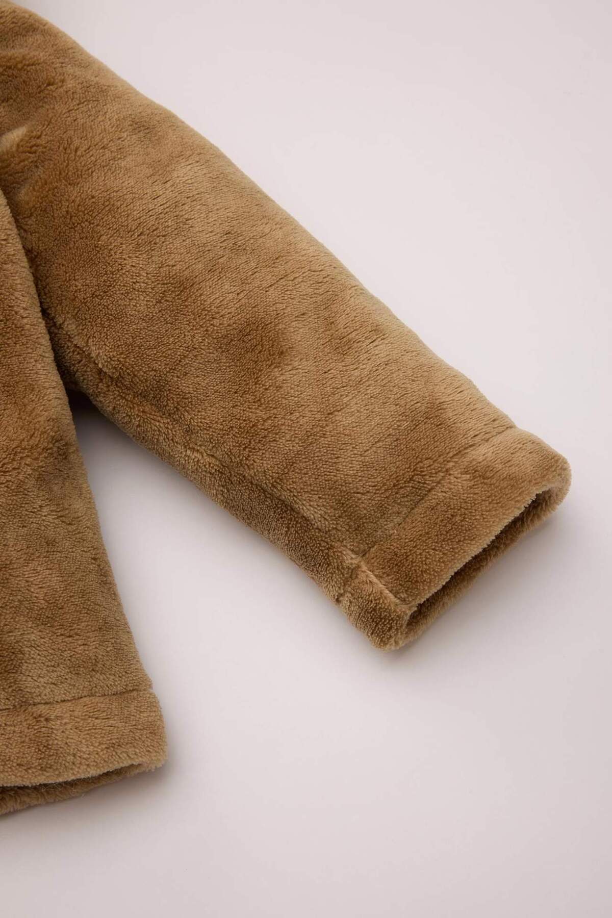 Defacto Erkek Bebek 2li Takım Ayıcık Nakışlı Pelüş Kapüşonlu Sweatshirt Beli Lastikli Alt B3180A524WN fotoğrafı 4 (önizleme)