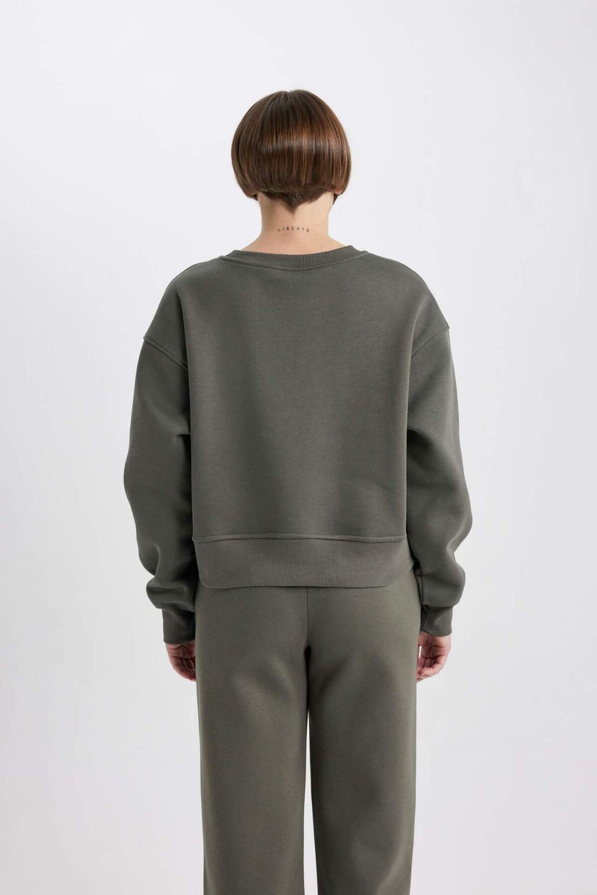 Defacto  Boxy Fit Kalın Basıc Sweatshirt B8568AX24WN - Görsel 7