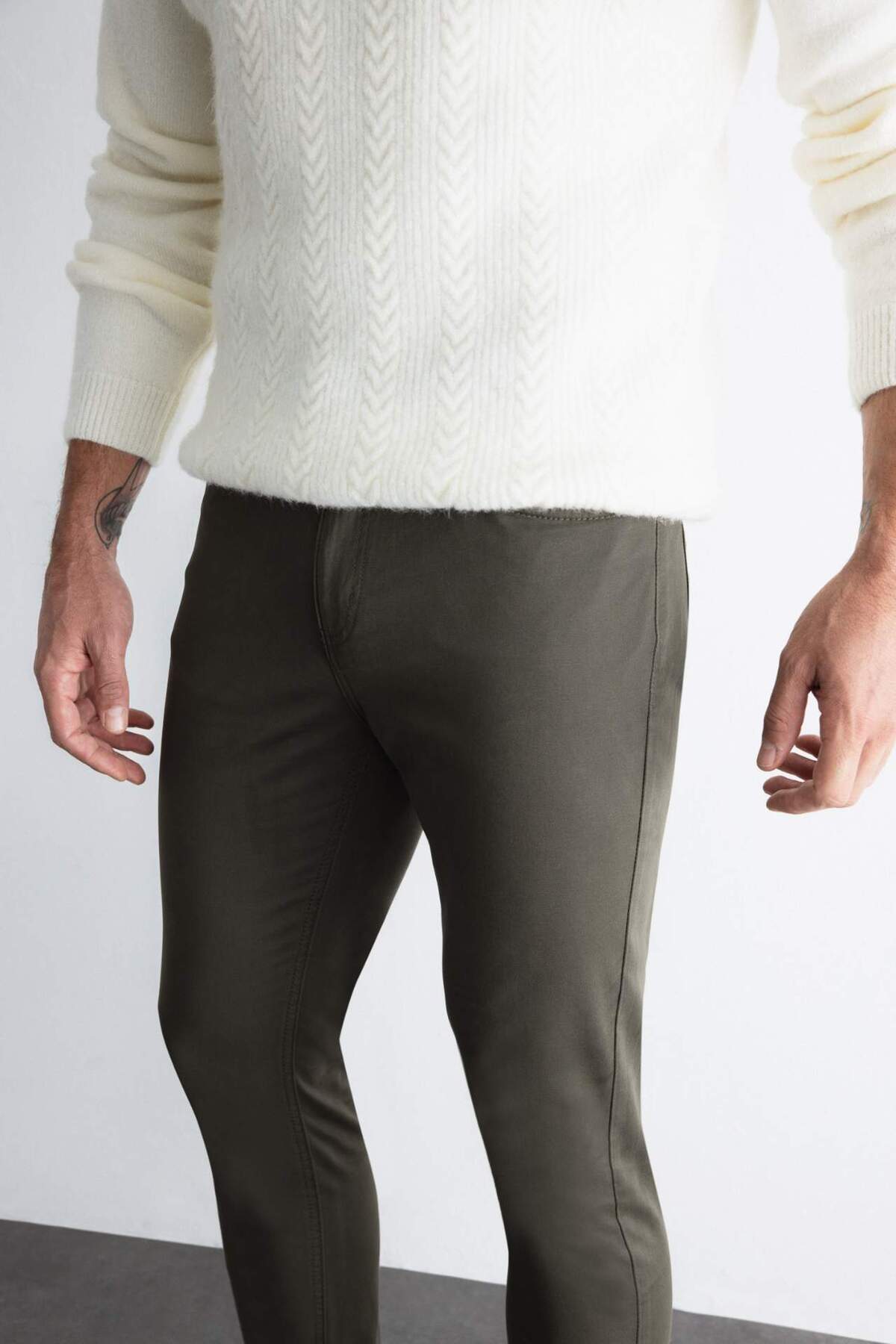 Chino Kanvas Pantolon Slim Fit Dar Kesim Pamuklu Esnek Dar Paça C9441AX24AU — خاکی TYC65989DF06B5BD10 — تصویر 4 از 8