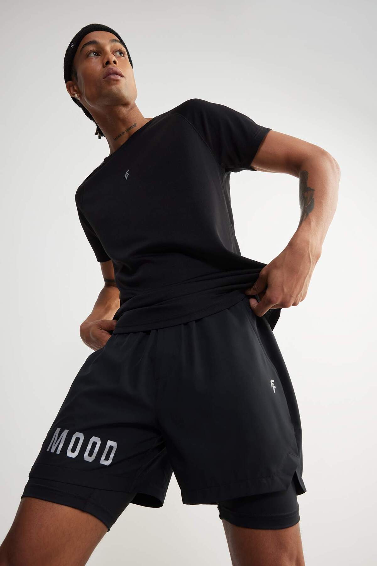 DeFacto Slim Fit Dar Kesim Fermuarlı Telefon Cepli Sporcu Taytlı Şort Z2147AZ24AU