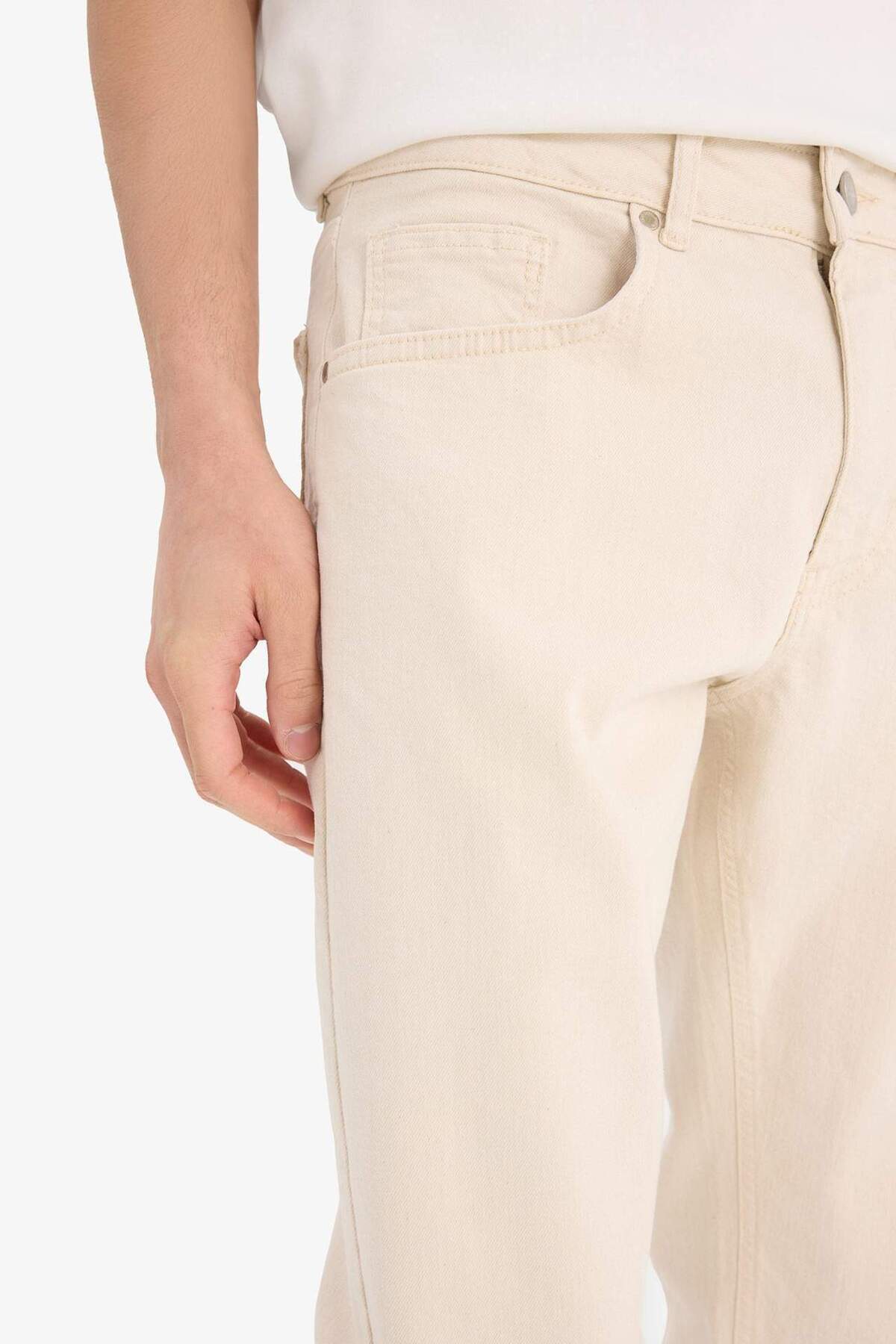 Defacto  Slim Tapered Fit Dar Kalıp Normal Bel Daralan Paça Jean Pantolon C9743AX24AU - Görsel 6