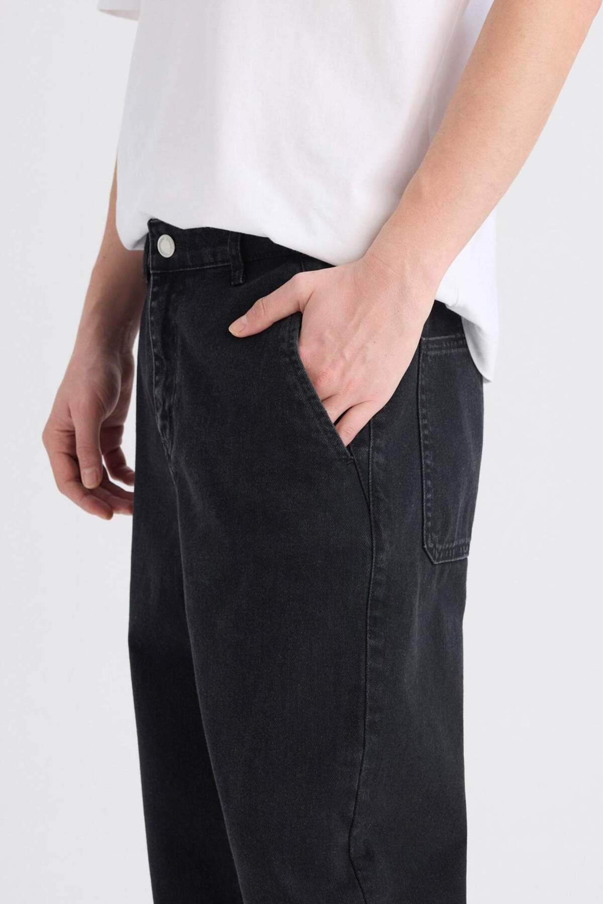 DeFacto %100 Pamuk Relaxed Slouchy Fit Rahat Beli Lastikli Rahat Kesim Dar Paça Siyah Jean Pantolon B8320AX2 görsel 6
