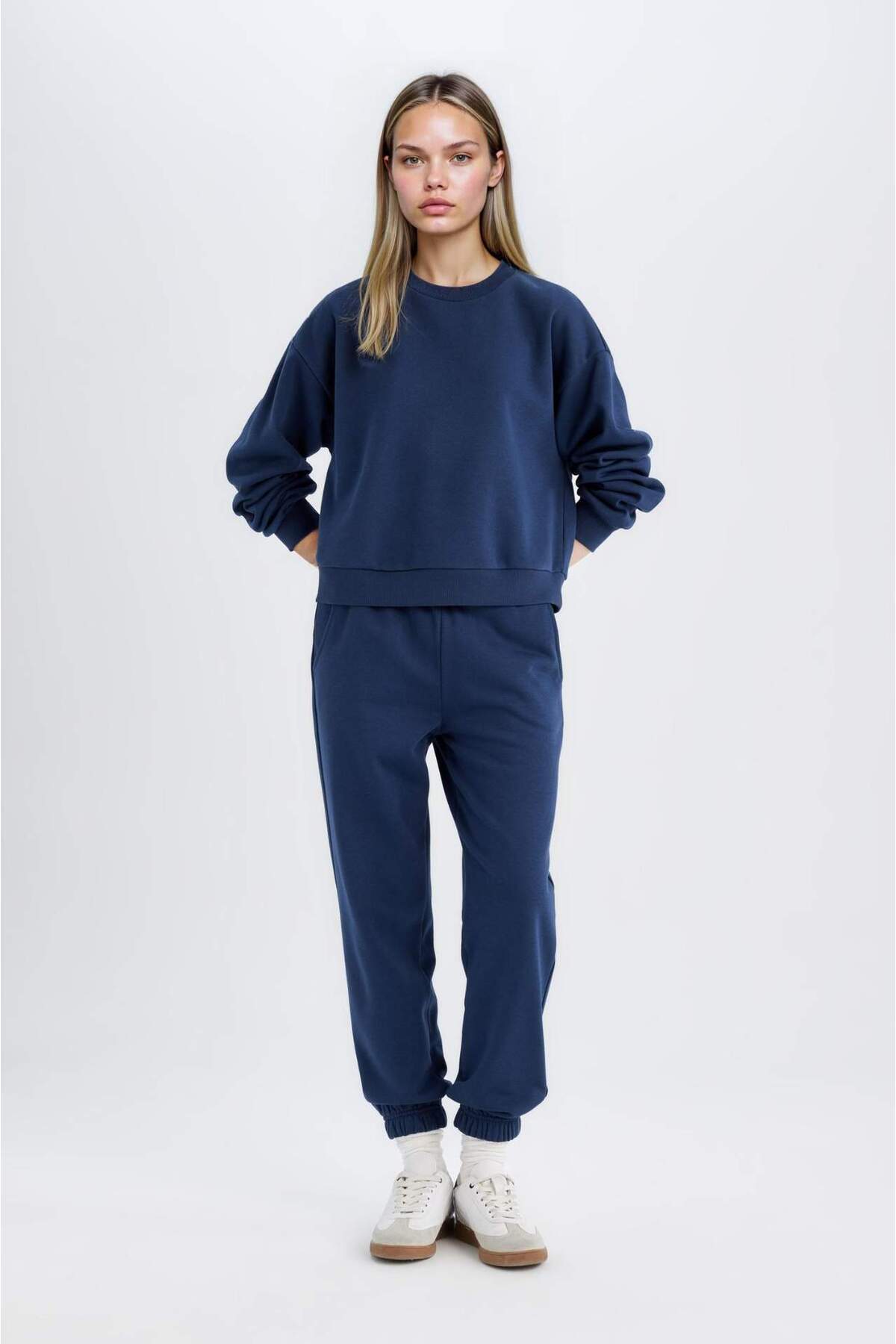 DeFacto Regular Fit 2'li Takım Sweatshirt Beli Lastikli Jogger Eşofman Altı D8022AXNS görsel 3